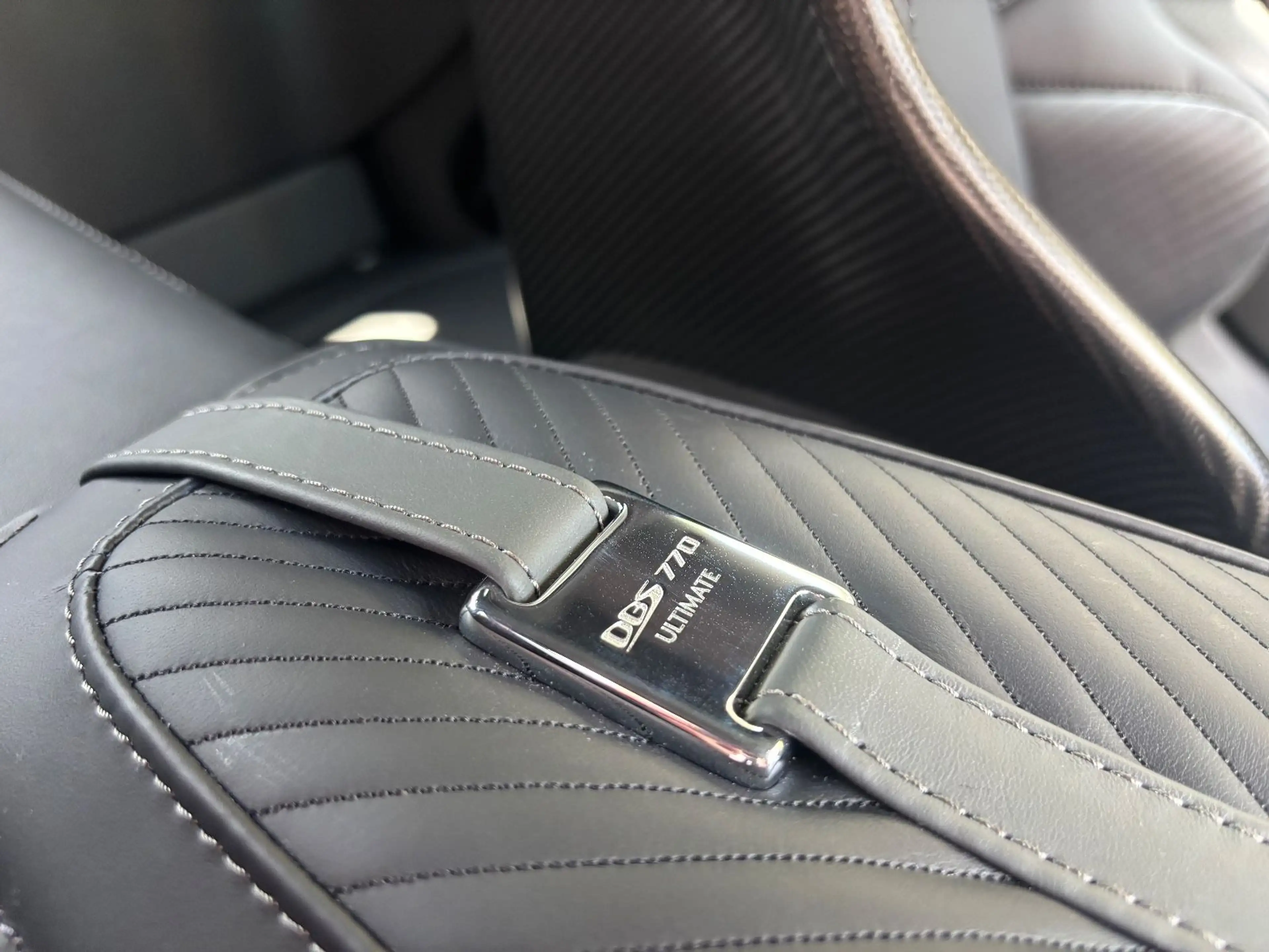 Aston Martin DBS 5.2 V12 770 Ultimate 1/300 Carbon Seats PPF — photo 22