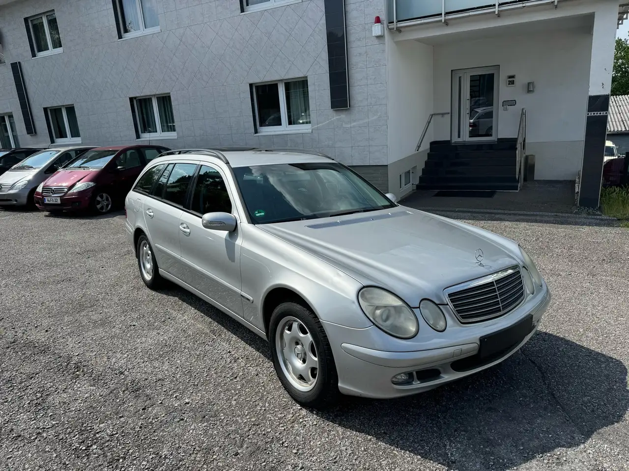 Mercedes-Benz E 220