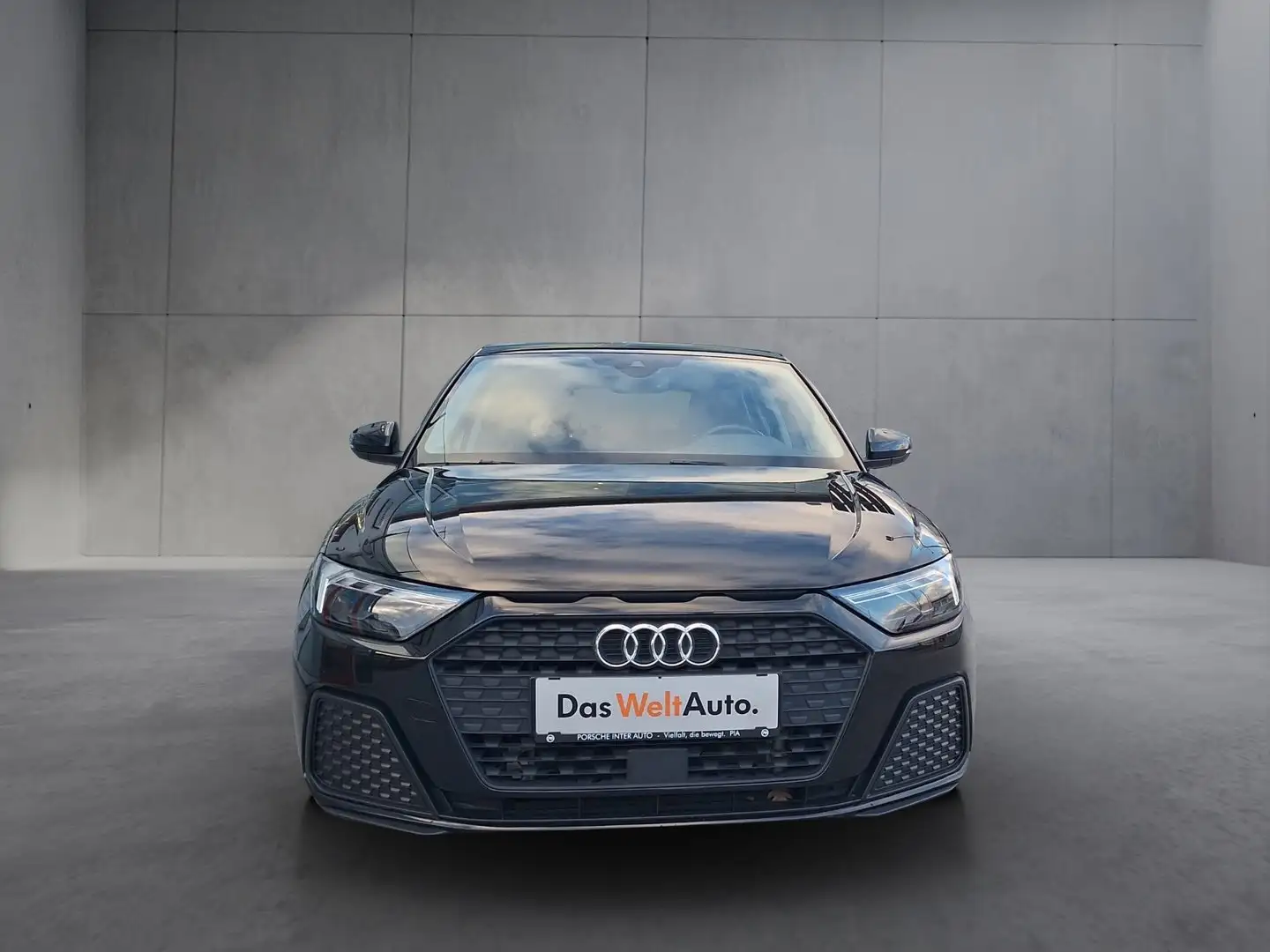 Audi A1 25 TFSI Schwarz - 2