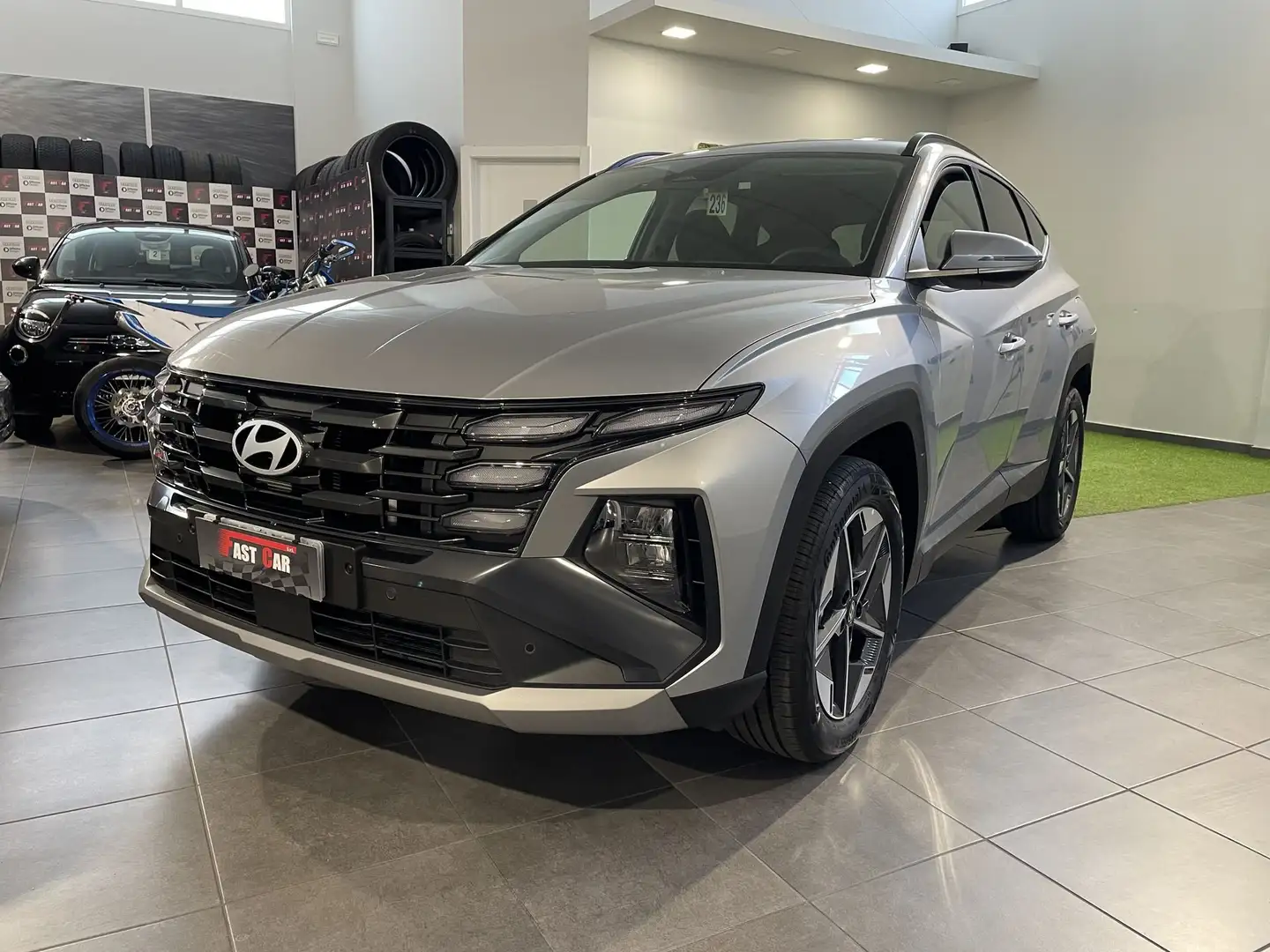 Hyundai TUCSON 1.6 CRDI 48V DCT Business Silber - 1