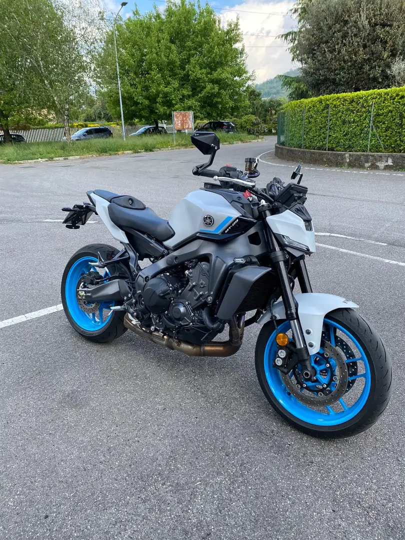 Yamaha MT-09 Bílá - 1