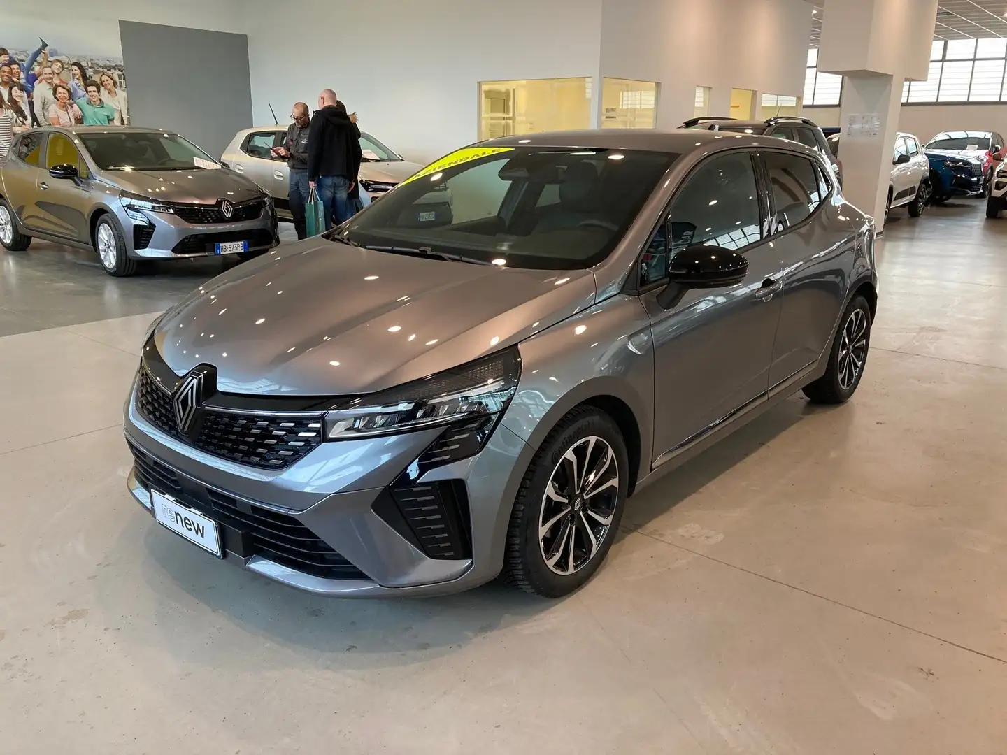 Renault Clio Clio V 2023 1.0 tce Techno 90cv Gris - 2