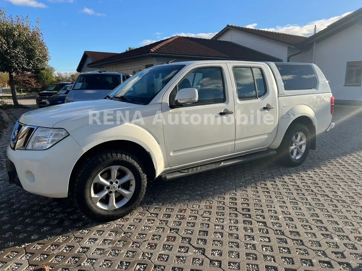 Nissan Navara Double Cab SE 4X4 *Hardtop*AHK* Weiß - 2
