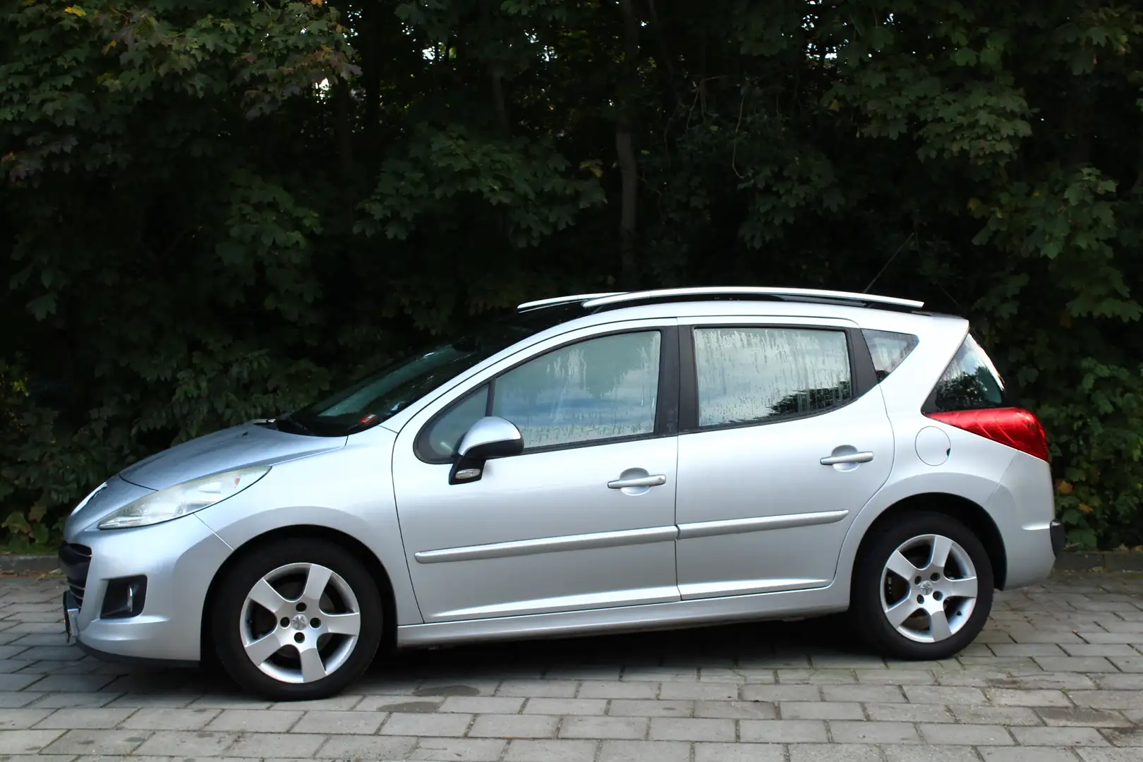 Peugeot 207 SW 1.6 VTi XS clima/cruise control panoramadak Grijs - 1