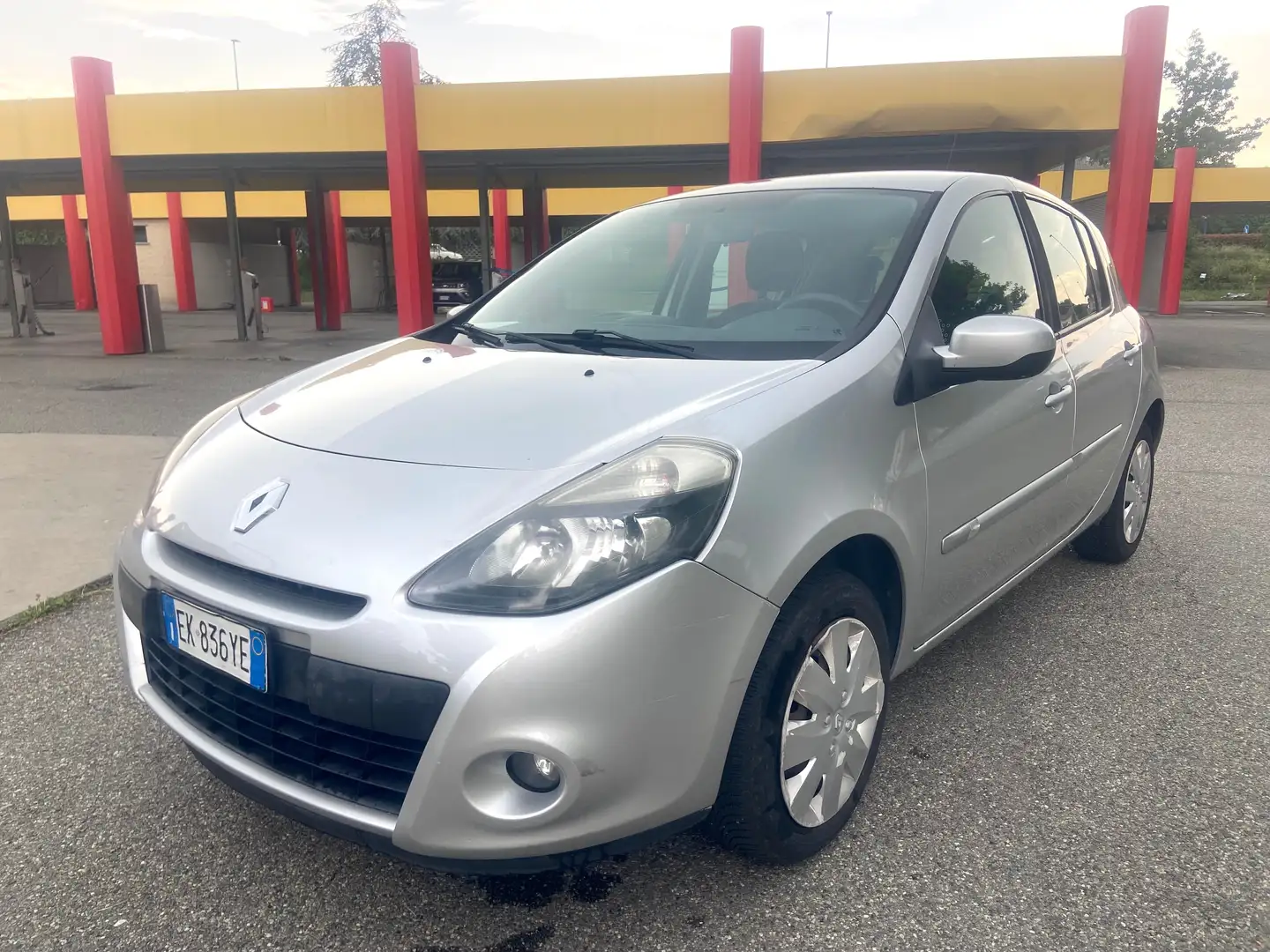 Renault Clio 1.5 Dci 75cv Yahoo 5 Porte Szürke - 2