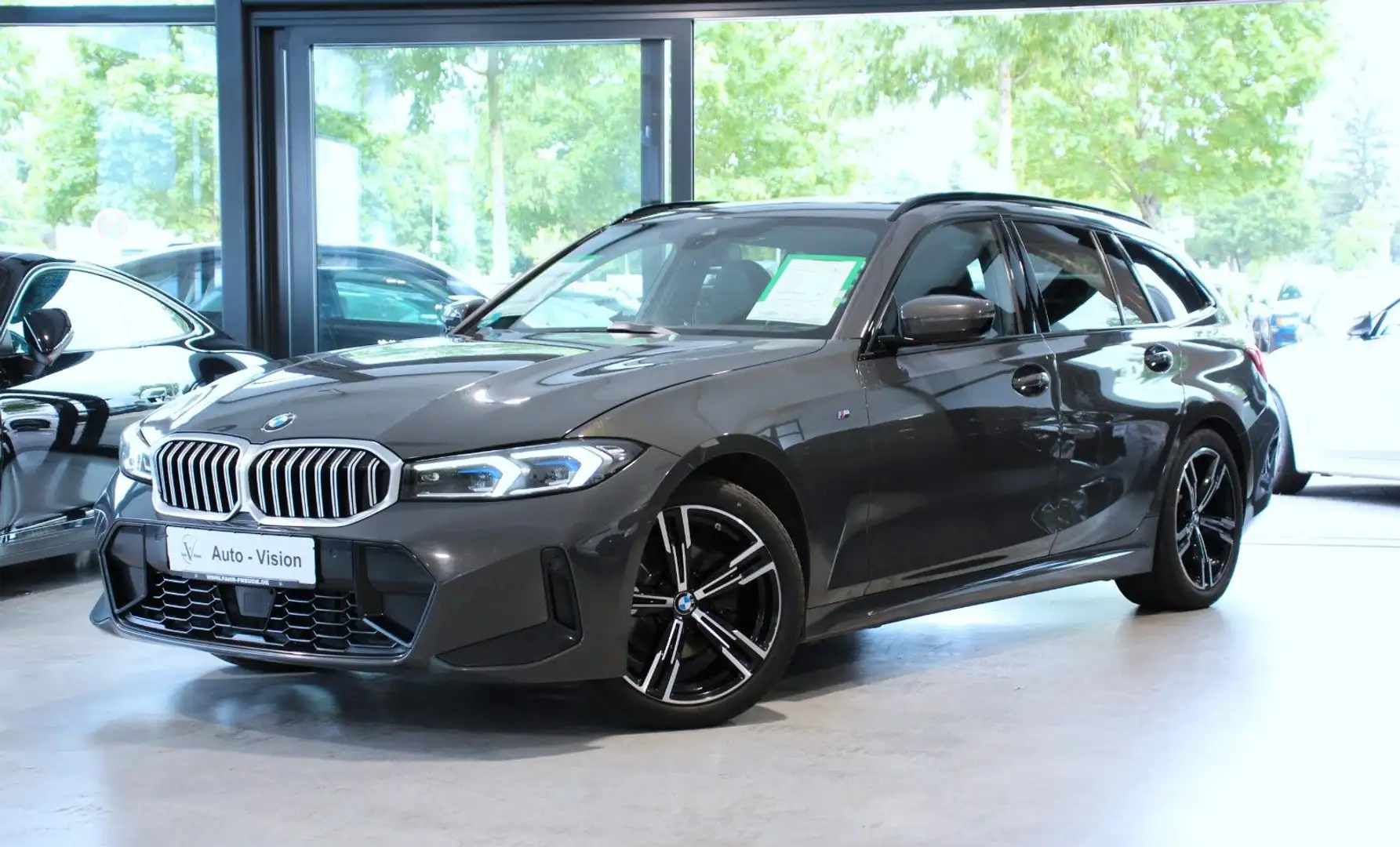 BMW 320 d M Sport*A-LED*DriveAss*ACC*ParkAss*AHK*DAB Grijs - 1