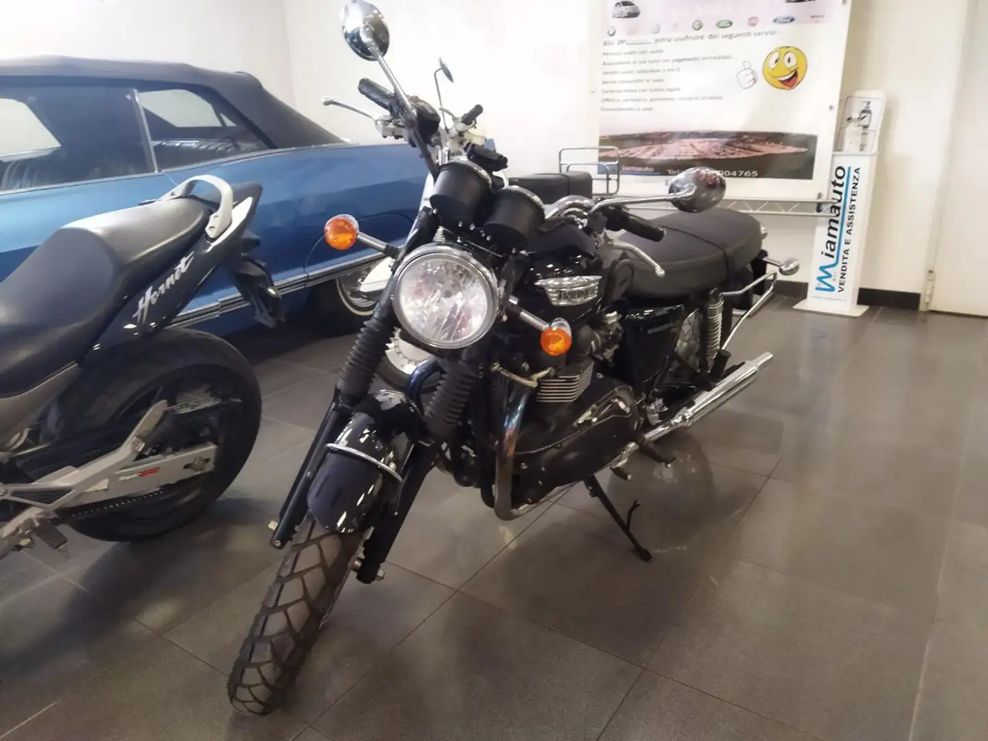 Triumph Bonneville T100 Black 865cc 65cv GOMME NUOVE Black - 1