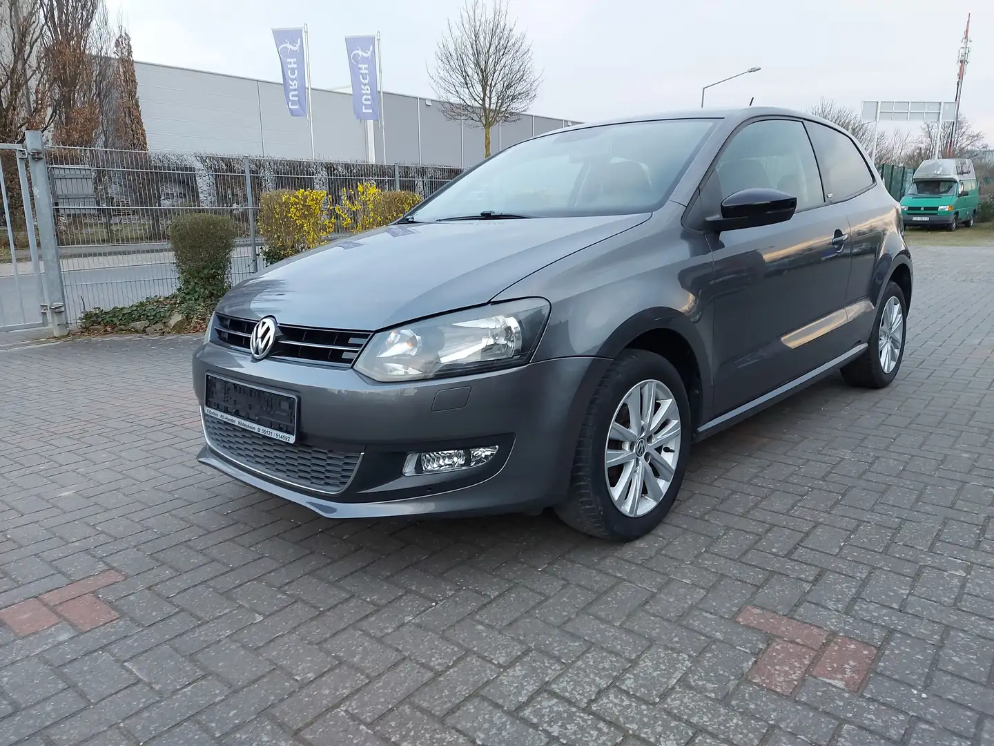 Volkswagen Polo Style Gris - 1