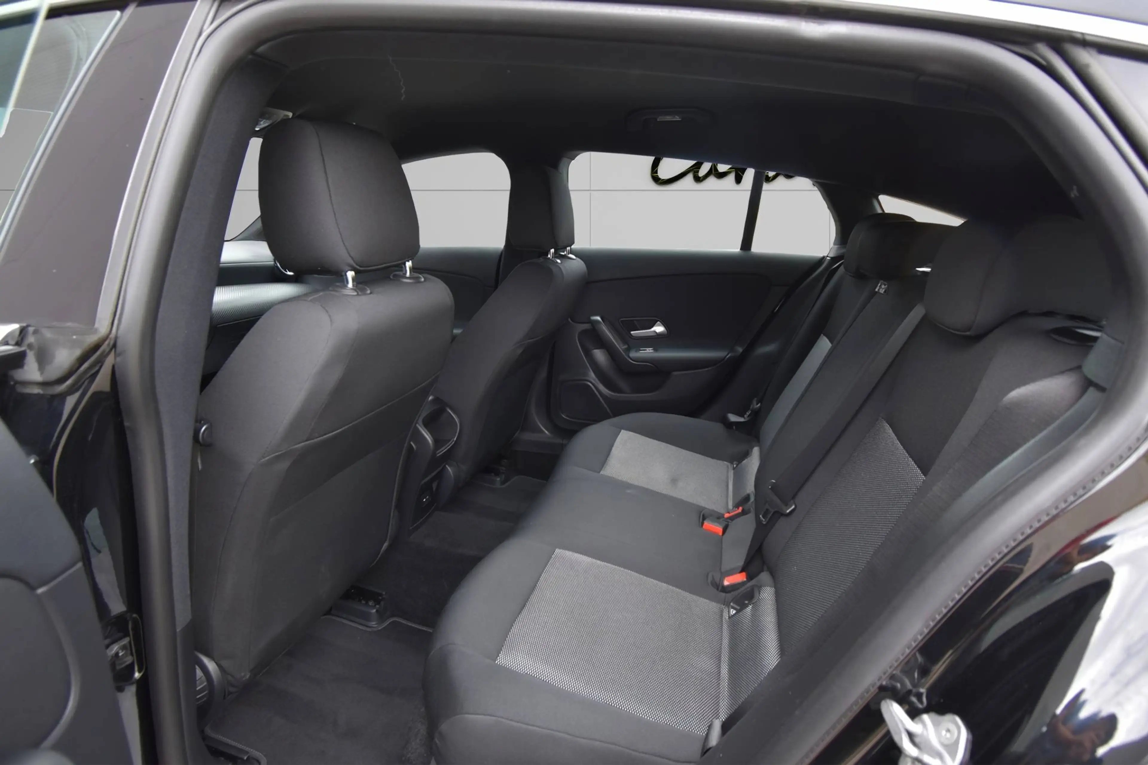 Mercedes-Benz CLA 180 d Shooting Brake Aut. ***LED*VIRTUAL-COCKPIT** — photo 11