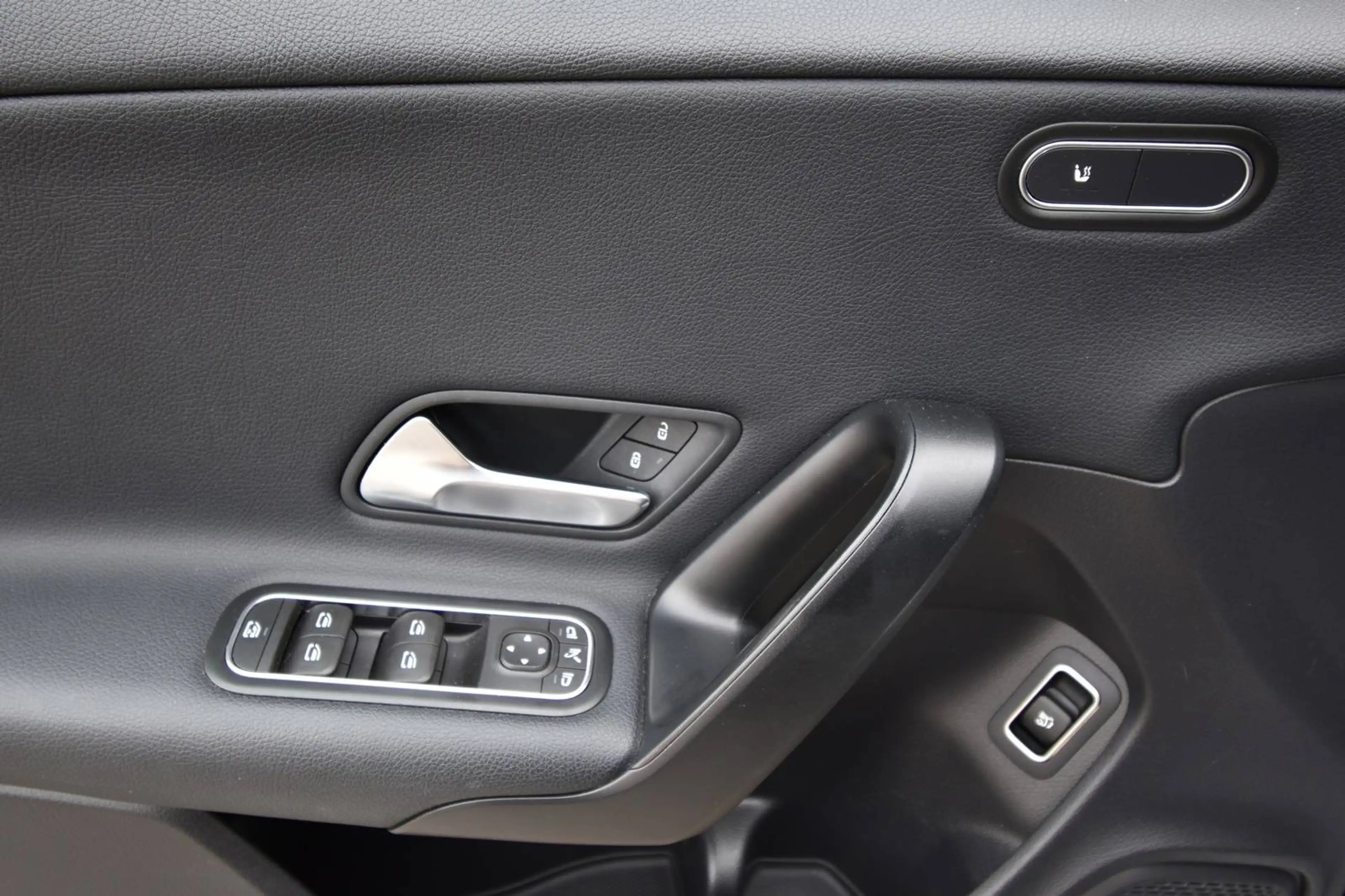 Mercedes-Benz CLA 180 d Shooting Brake Aut. ***LED*VIRTUAL-COCKPIT** — photo 15