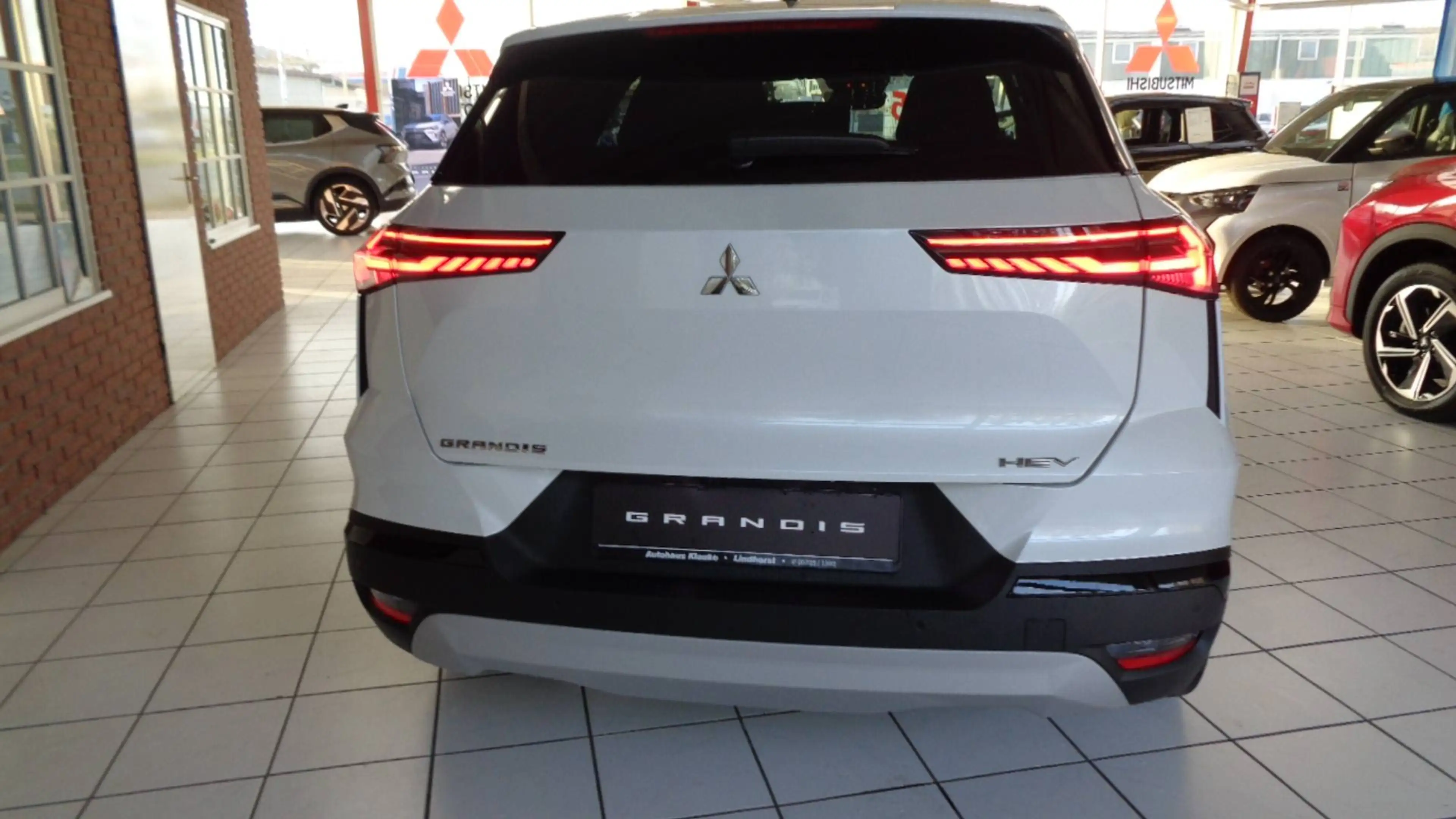 Mitsubishi Grandis Grandis 1.8 Hybrid Edition 360°Kamera- — photo 4