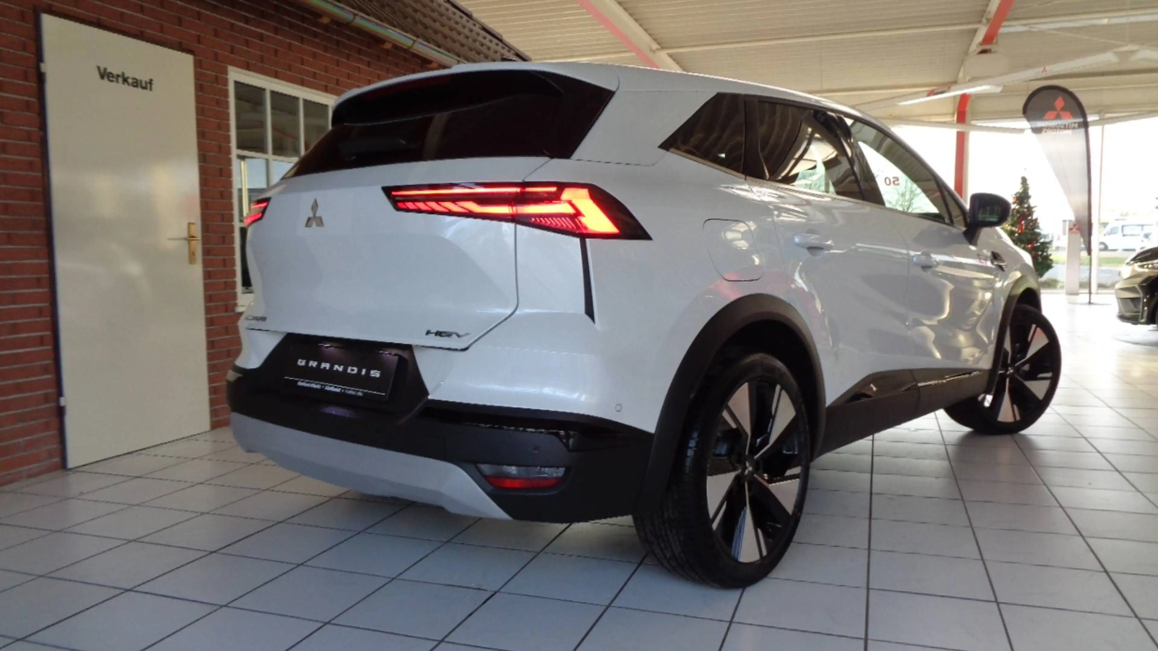 Mitsubishi Grandis Grandis 1.8 Hybrid Edition 360°Kamera- — photo 2