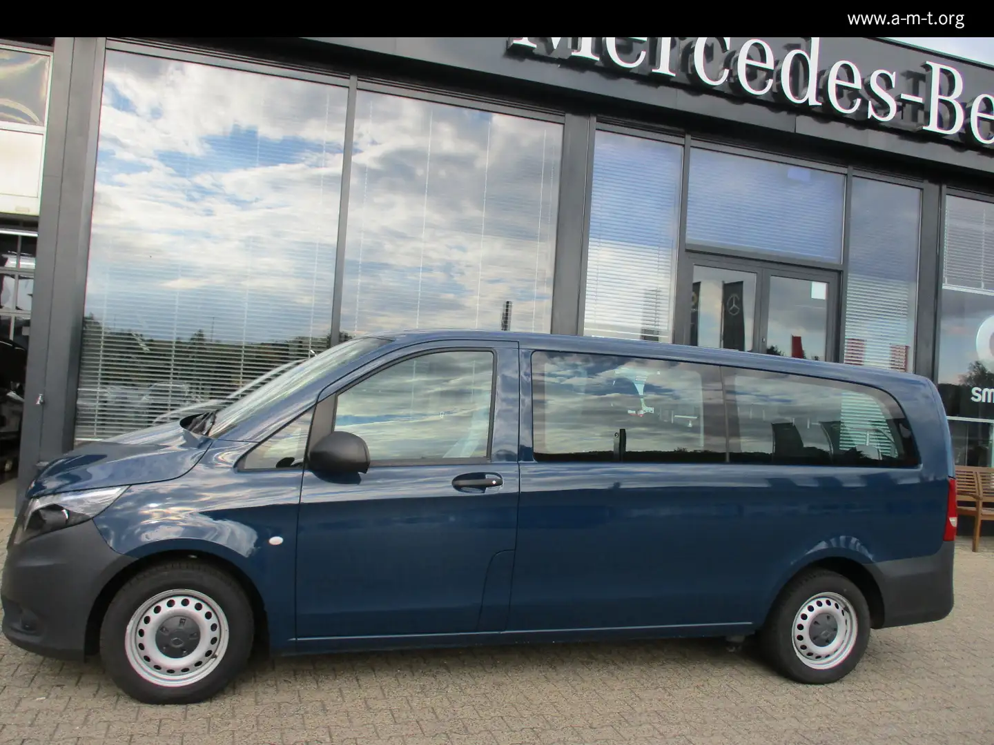 Mercedes-Benz Vito Vito Tourer 114 CDI Klima 8 Sitzer/Tempo. XL Blau - 2