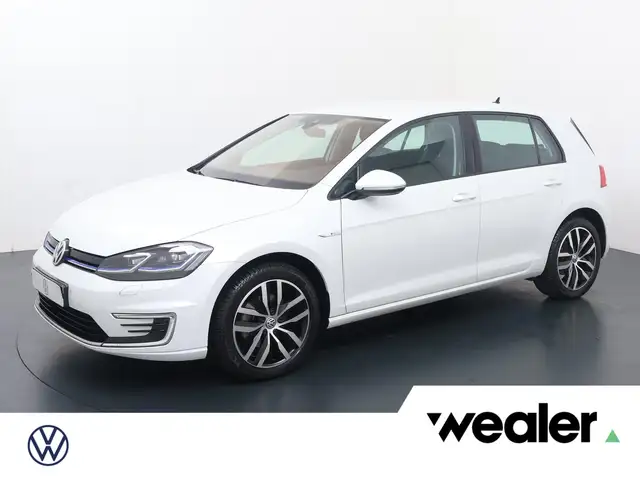 Volkswagen e-Golf E-DITION | 136 PK | Navigatiesysteem | Voorstoelen