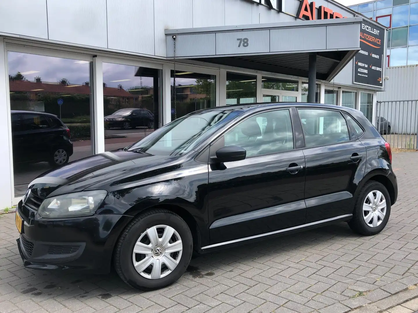 Volkswagen Polo 1.2 Easyline - 5 Deurs - Airco Zwart - 2