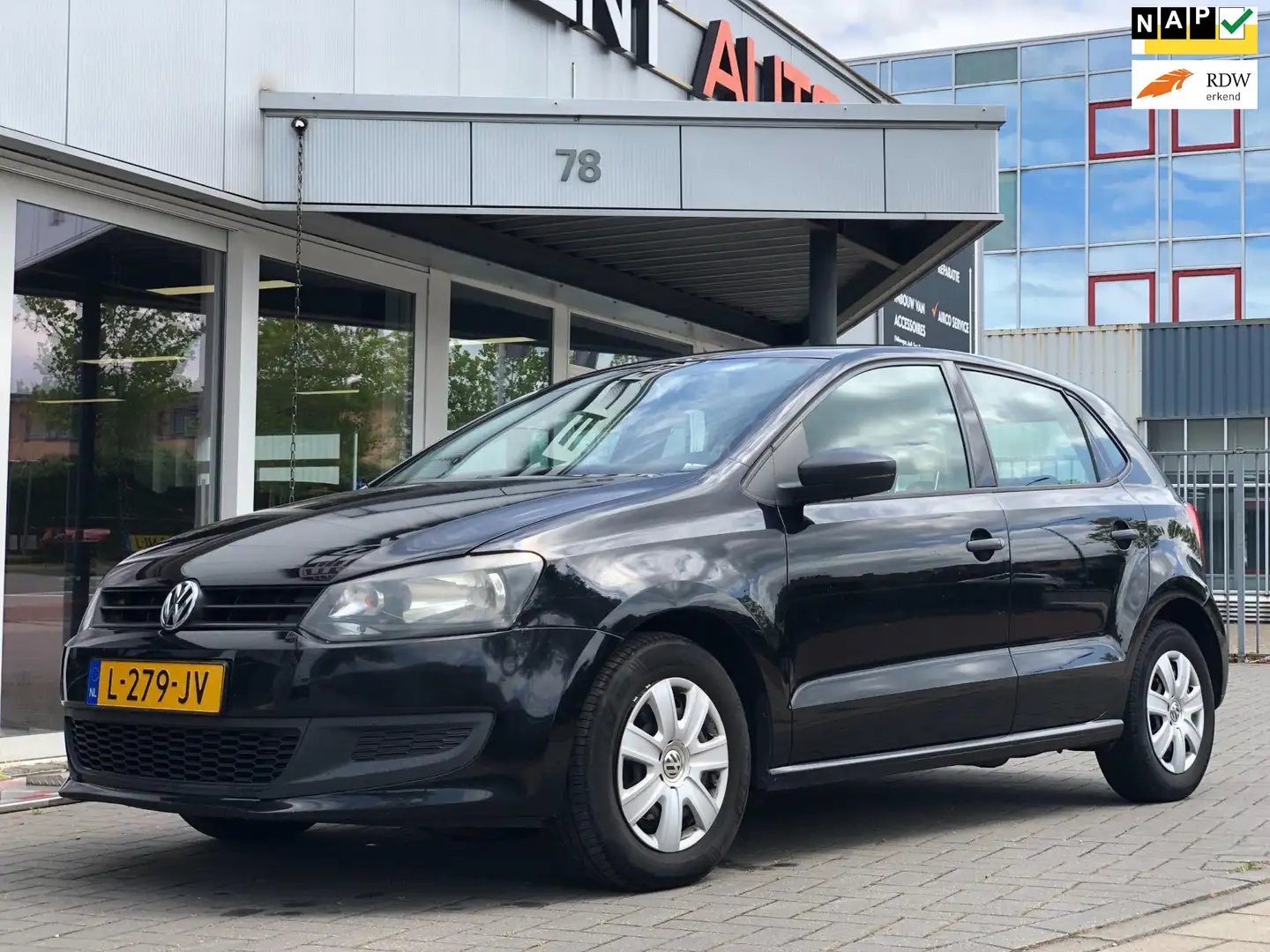 Volkswagen Polo 1.2 Easyline - 5 Deurs - Airco Zwart - 1