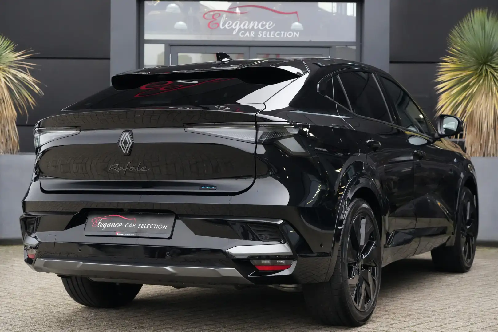 Renault Rafale 1.2 E-Tech 4x4 Plug-in Hybrid 300 Esprit Alpine 30 Schwarz - 2