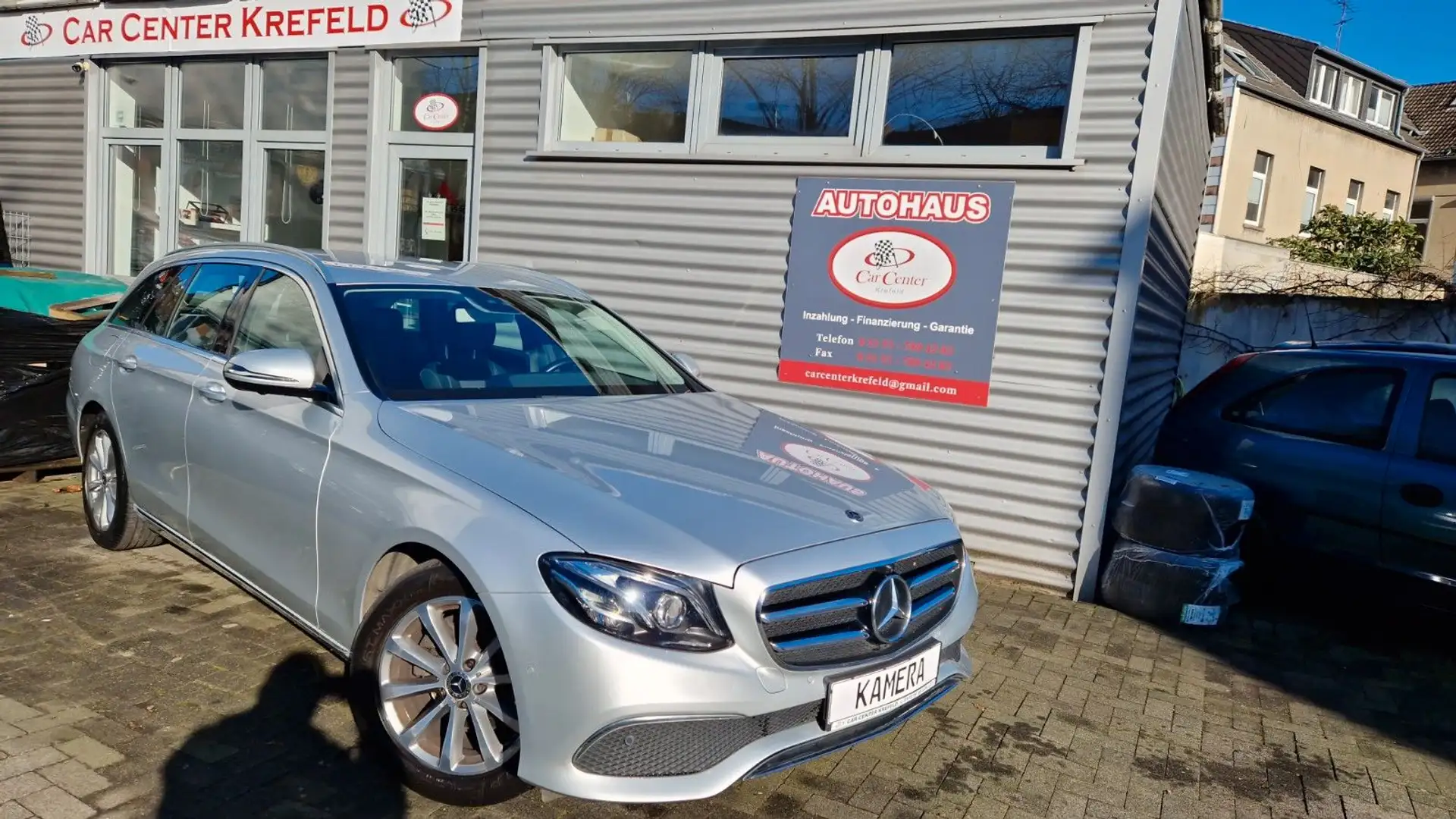 Mercedes-Benz E 200 d T-Modell 360 Widescreen+Kamera+Totwinkel Silber - 1
