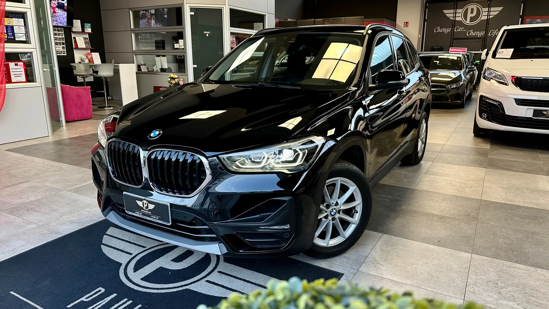 BMW X1 Sdrive18d 150CV Business Advantage Auto Noir - 1