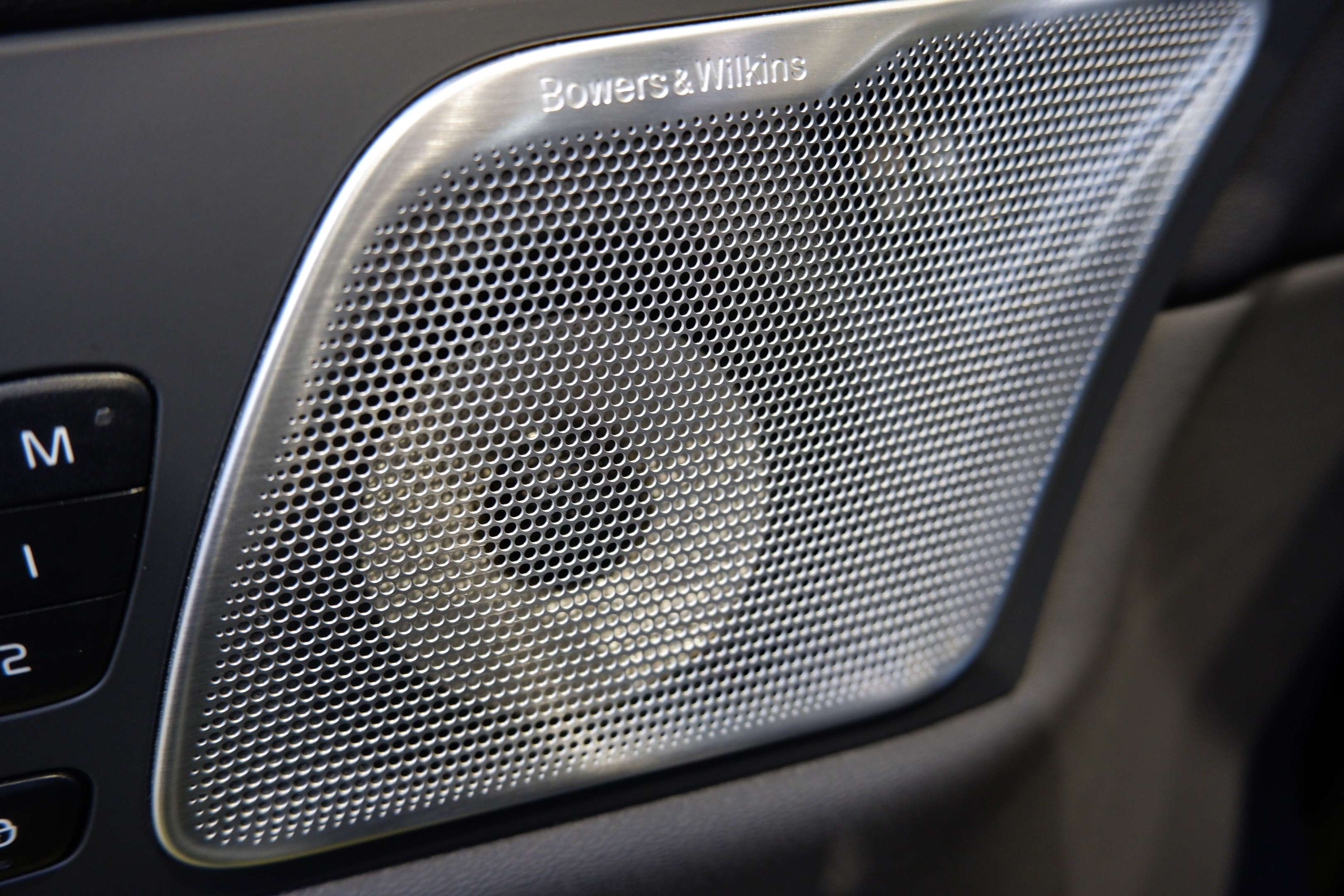 2022 Volvo XC60 (R.Design)Spec.Edition,Bowers/Wilkins,Head Up Disp thumb 17