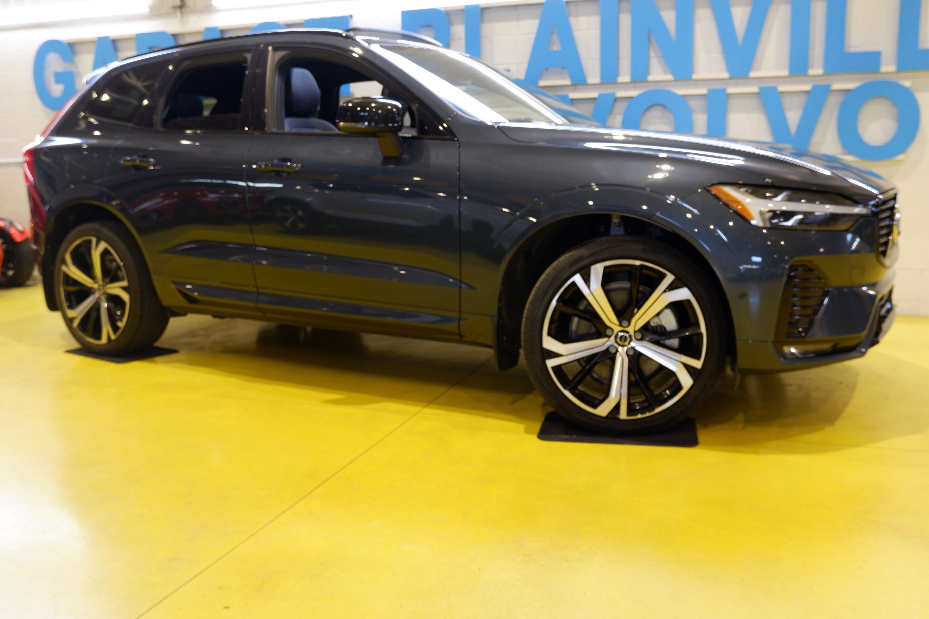 2022 Volvo XC60 (R.Design)Spec.Edition,Bowers/Wilkins,Head Up Disp