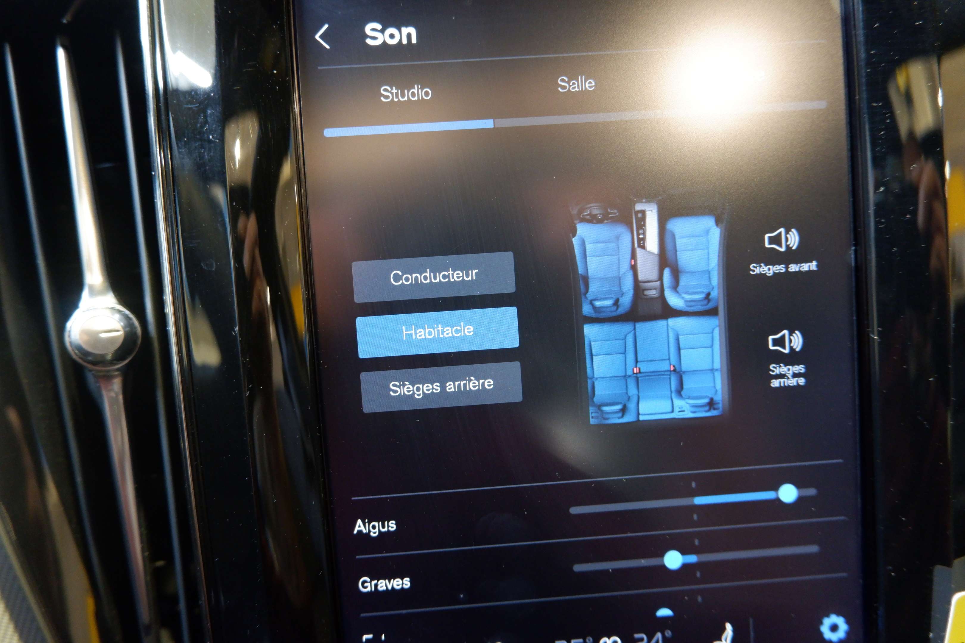 2022 Volvo XC60 (R.Design)Spec.Edition,Bowers/Wilkins,Head Up Disp thumb 27