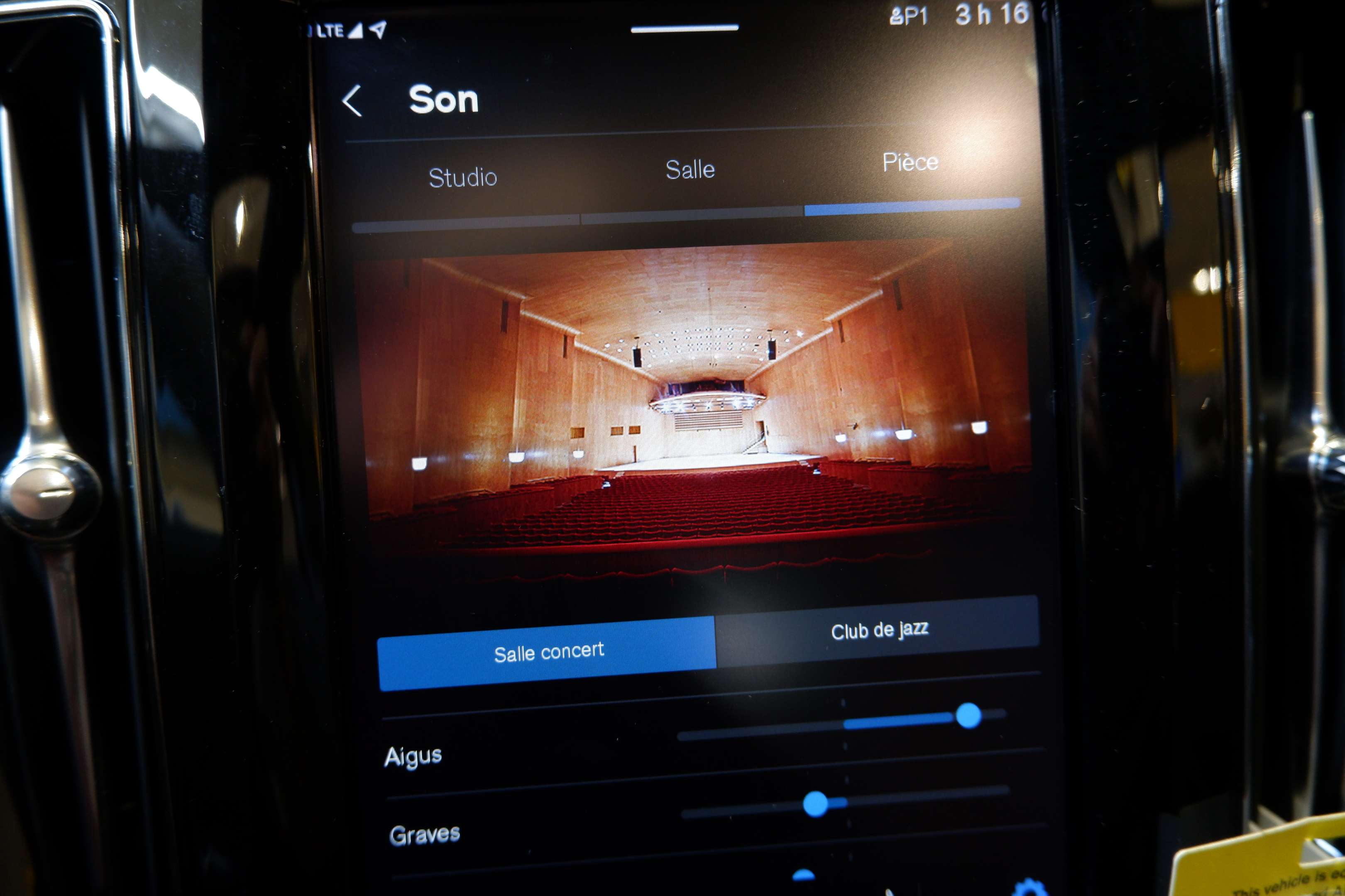 2022 Volvo XC60 (R.Design)Spec.Edition,Bowers/Wilkins,Head Up Disp thumb 29