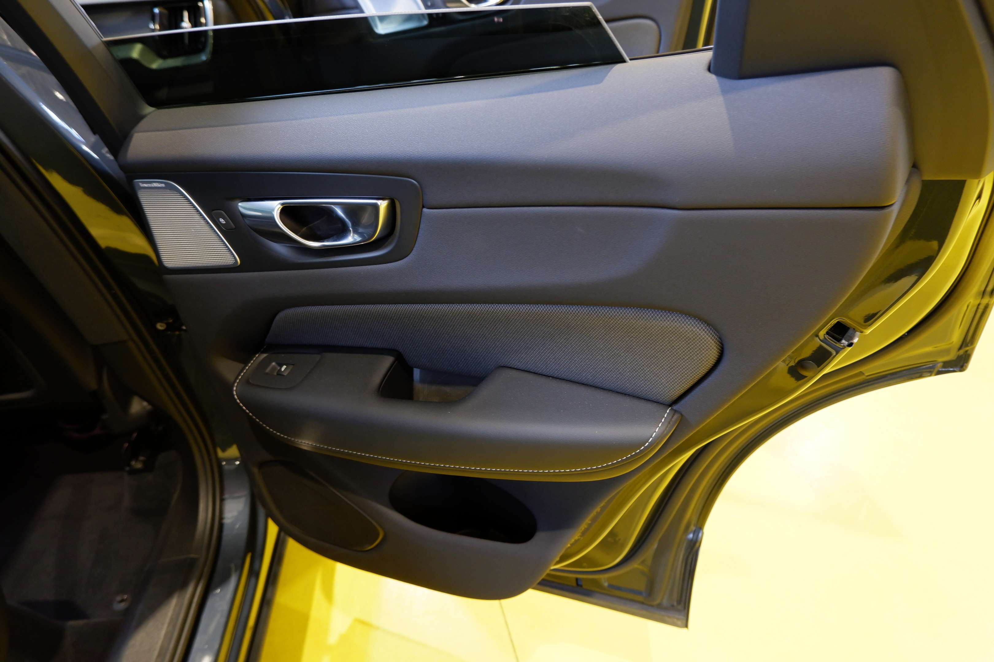 2022 Volvo XC60 (R.Design)Spec.Edition,Bowers/Wilkins,Head Up Disp thumb 12