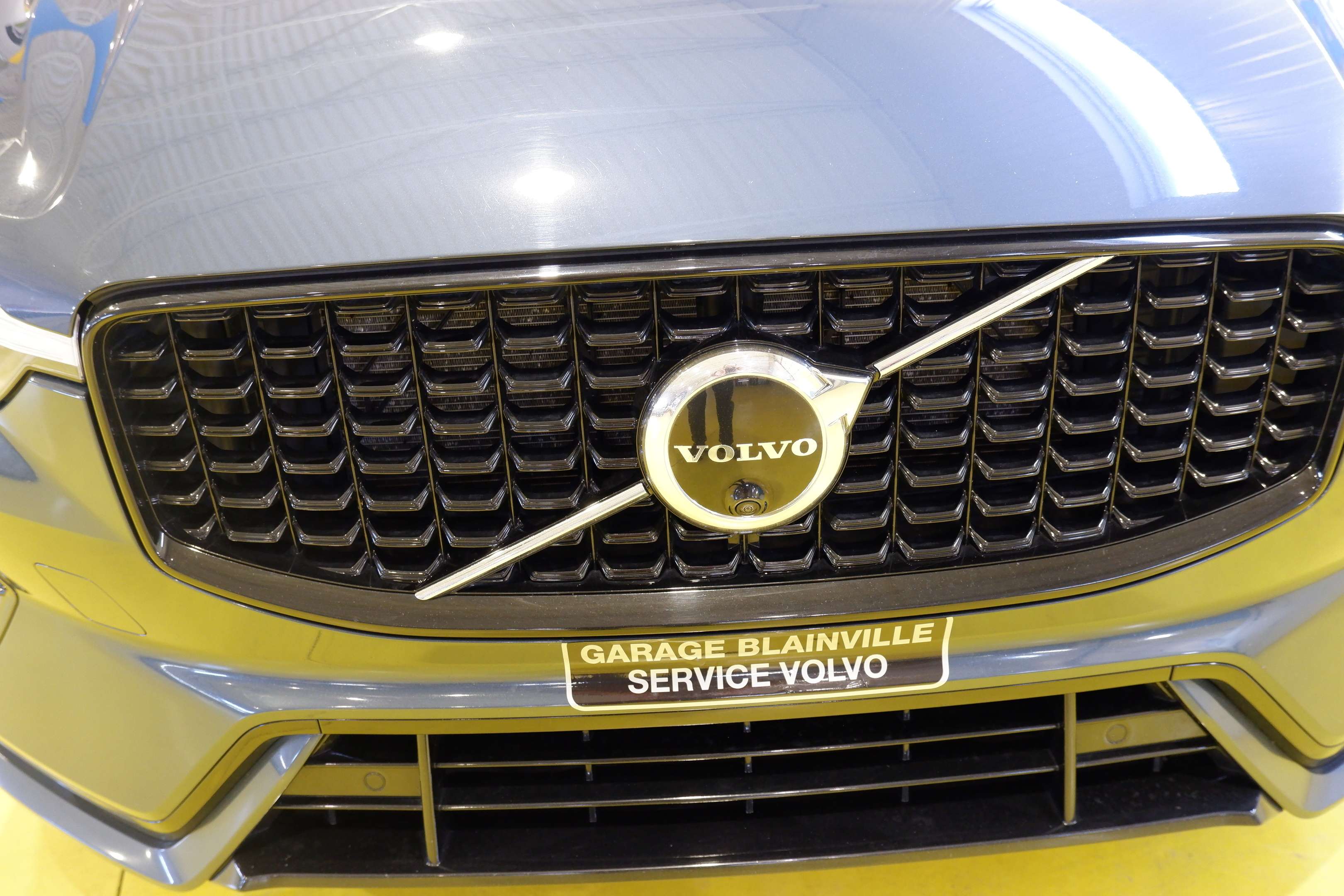 2022 Volvo XC60 (R.Design)Spec.Edition,Bowers/Wilkins,Head Up Disp alt 4