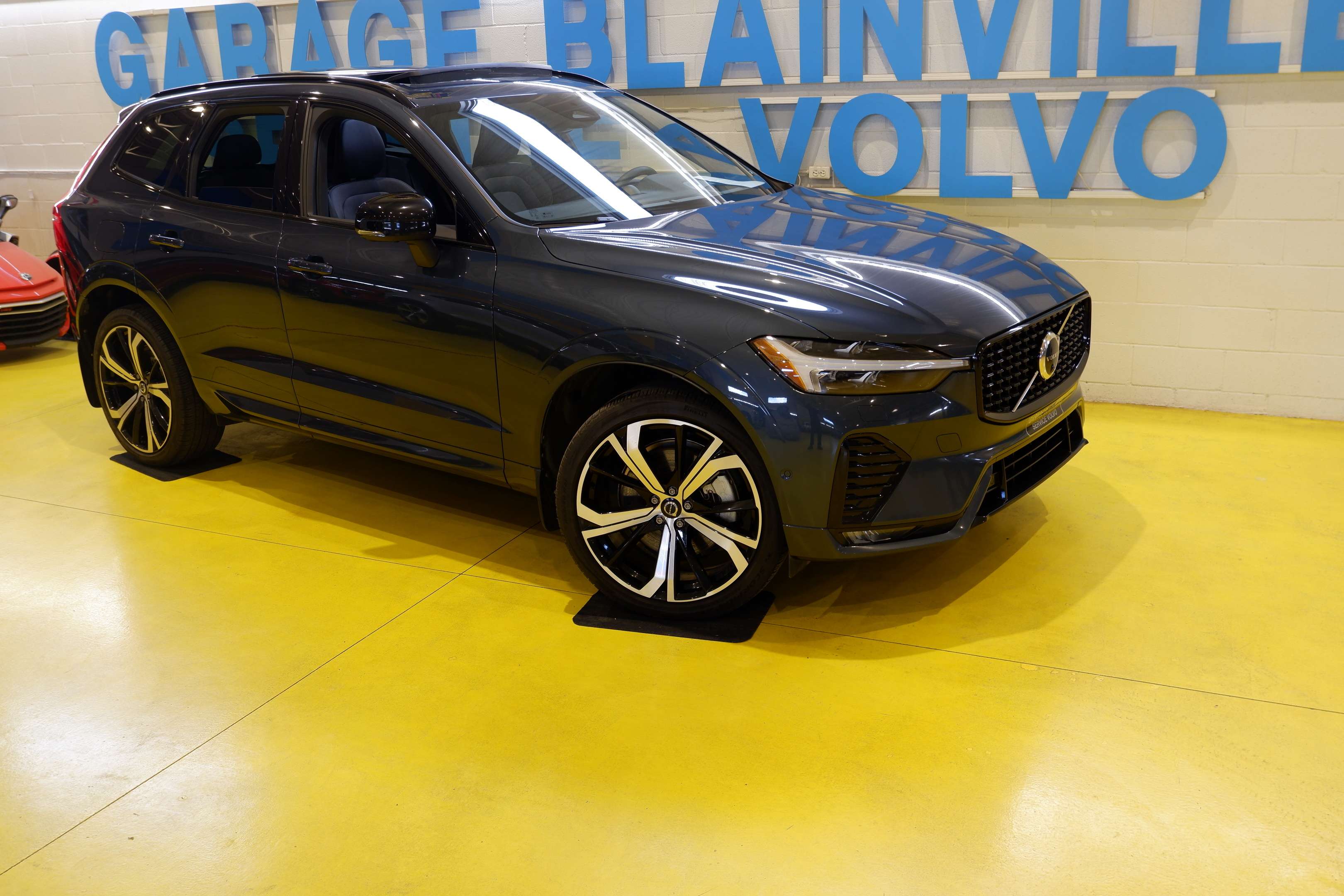 2022 Volvo XC60 (R.Design)Spec.Edition,Bowers/Wilkins,Head Up Disp alt 2