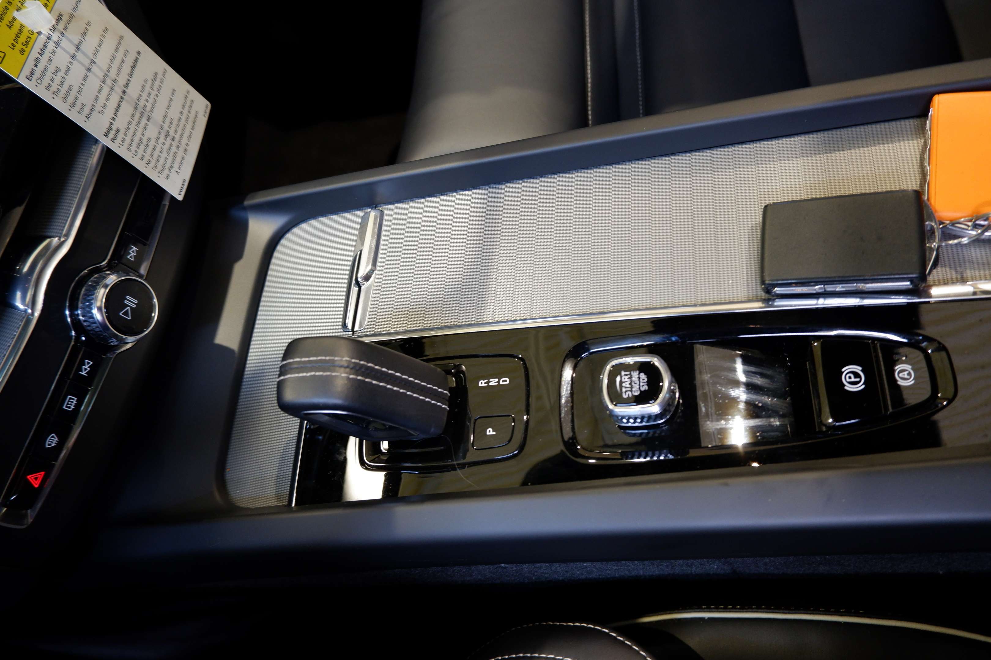 2022 Volvo XC60 (R.Design)Spec.Edition,Bowers/Wilkins,Head Up Disp thumb 21