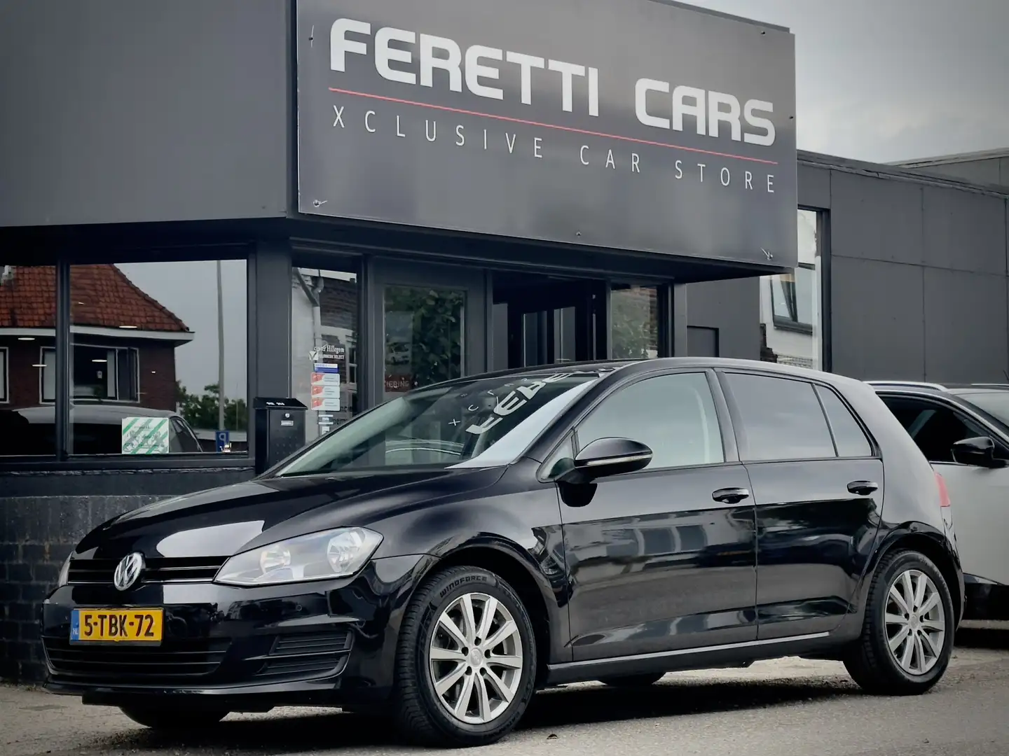Volkswagen Golf 1.4 TSI COMFORTLINE NAVI AIRCO PARKPILOT LED LMV P Zwart - 1
