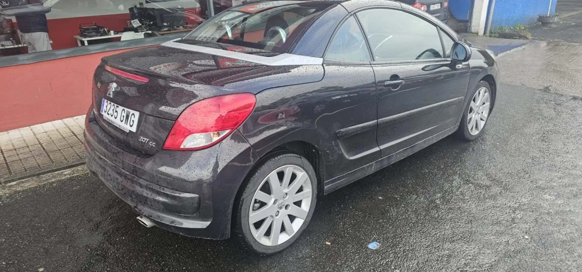 Peugeot 207 CC 1.6HDI FAP Sport 110 Schwarz - 2