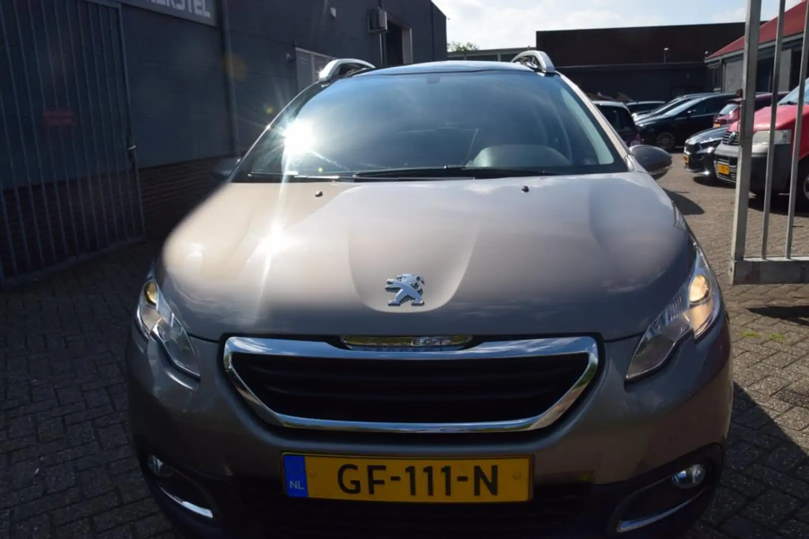 Peugeot 2008 1.2 PureTech Active Gris - 2