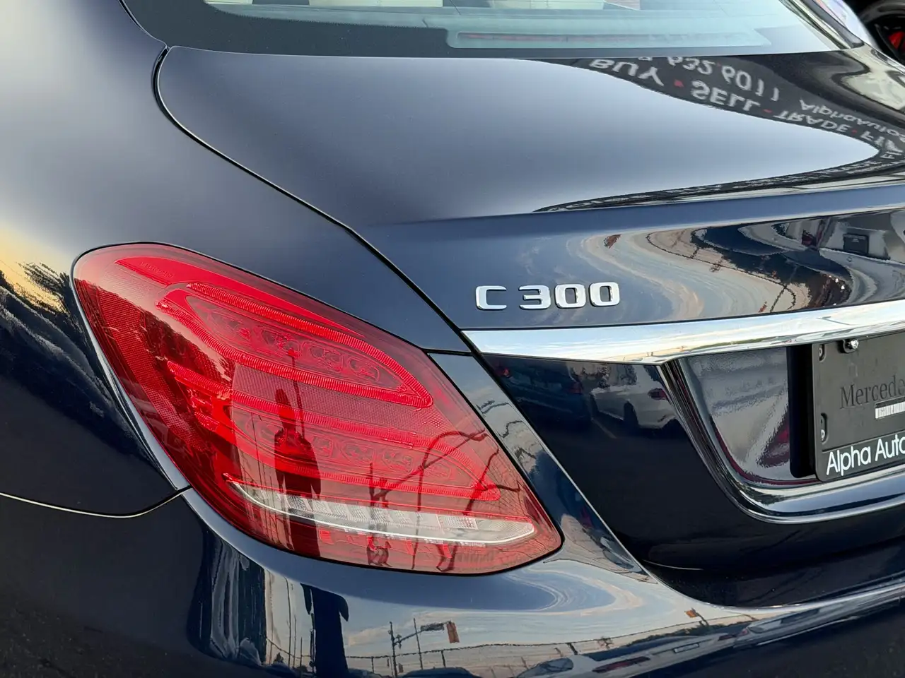 Mercedes-Benz C-Class снимка Mercedes-Benz C-Class