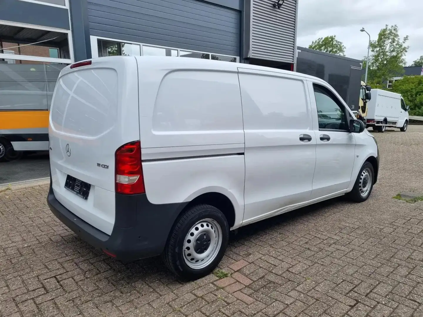 Mercedes-Benz Vito 111 CDI EURO 6 Bestel Airco/ PDC/ Navi Weiß - 2