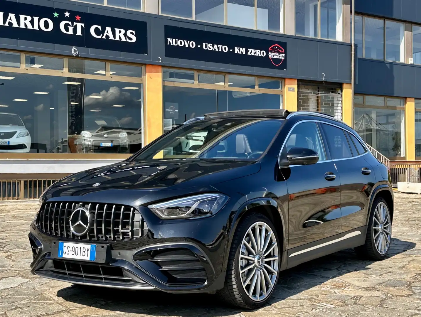 Mercedes-Benz GLA 45 AMG GLA 35 4Matic AMG Premium Plus Schwarz - 1