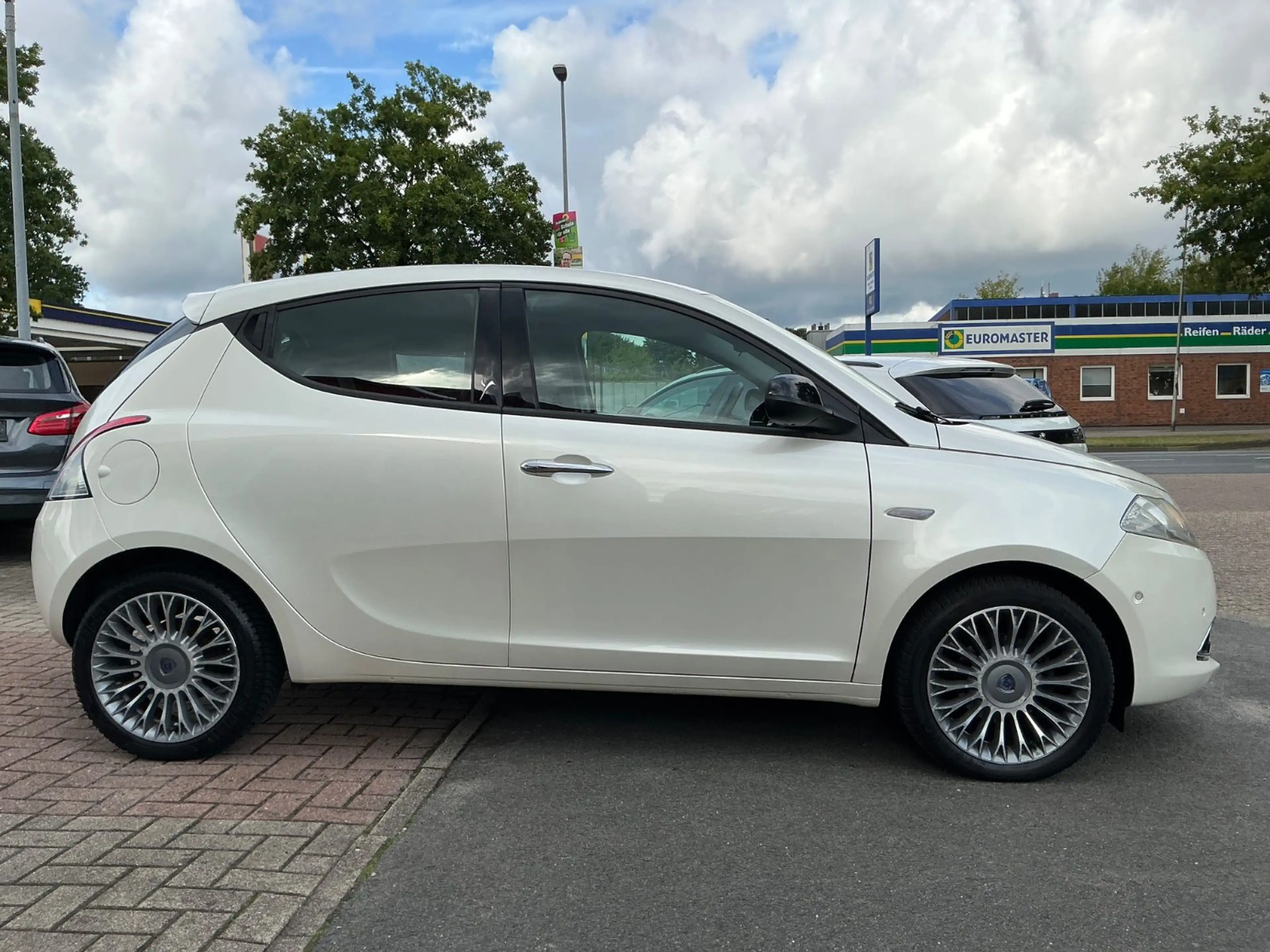 Lancia Ypsilon Platinum 0.9 Twinair PDC USB Allwetter — photo 6