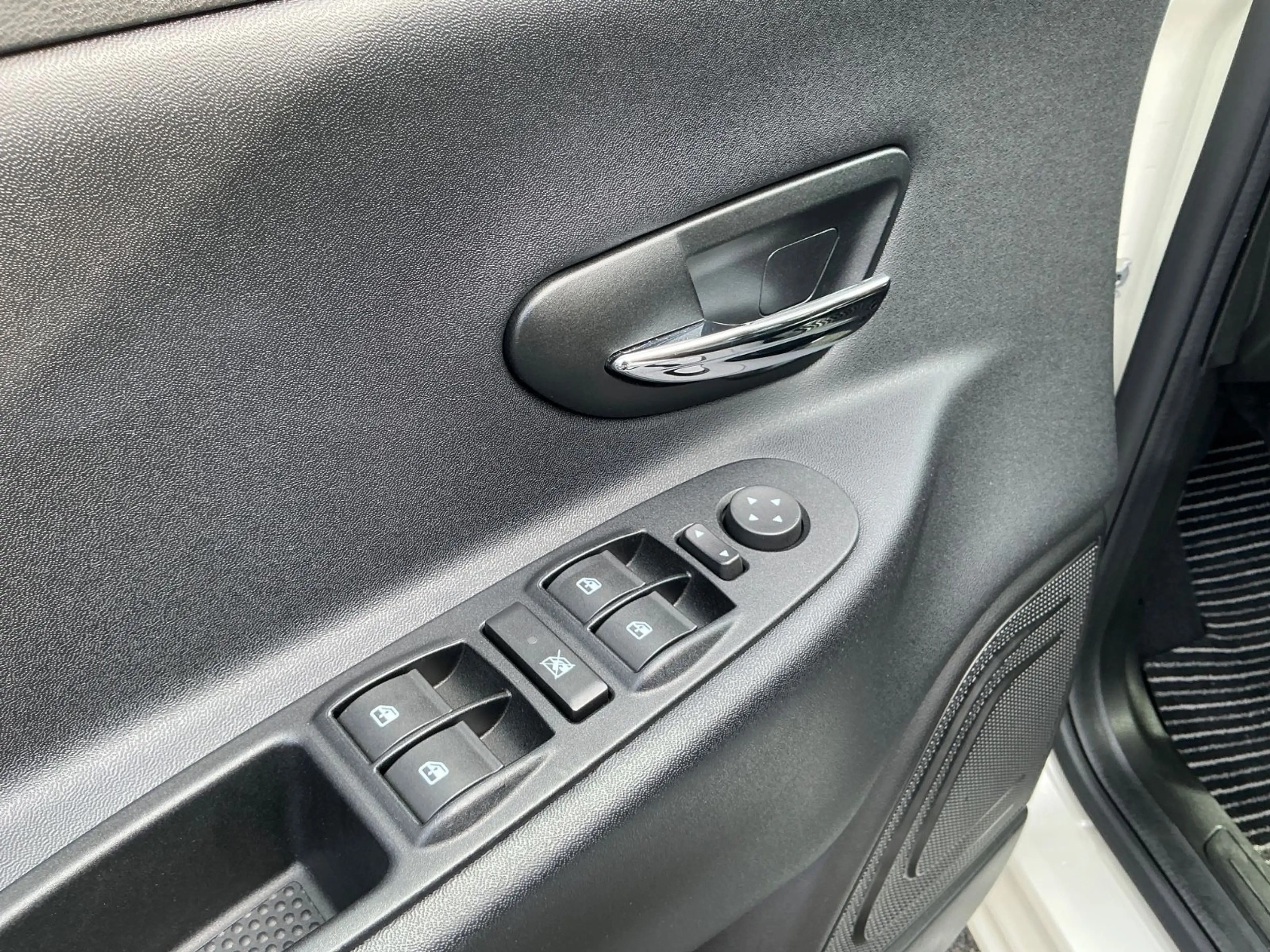 Lancia Ypsilon Platinum 0.9 Twinair PDC USB Allwetter — photo 23