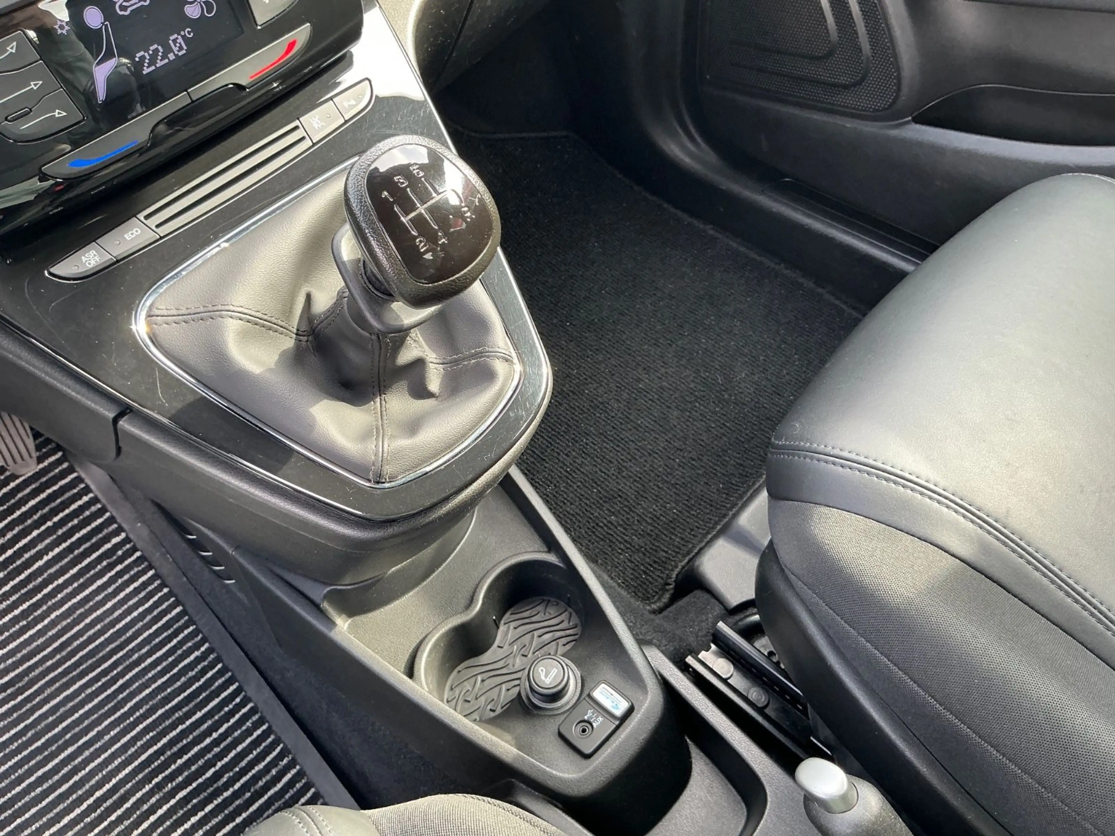 Lancia Ypsilon Platinum 0.9 Twinair PDC USB Allwetter — photo 20