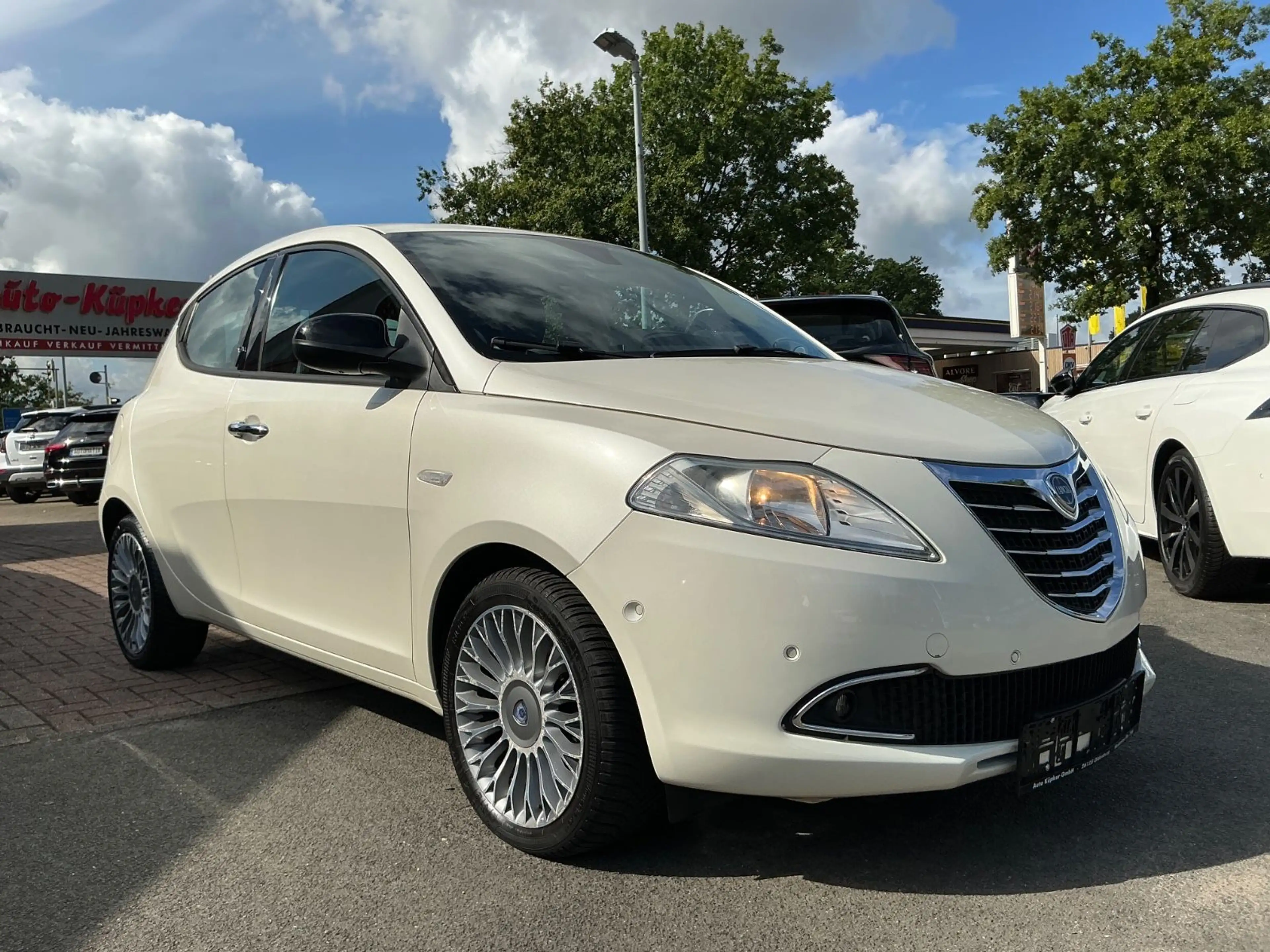 Lancia Ypsilon Platinum 0.9 Twinair PDC USB Allwetter — photo 7
