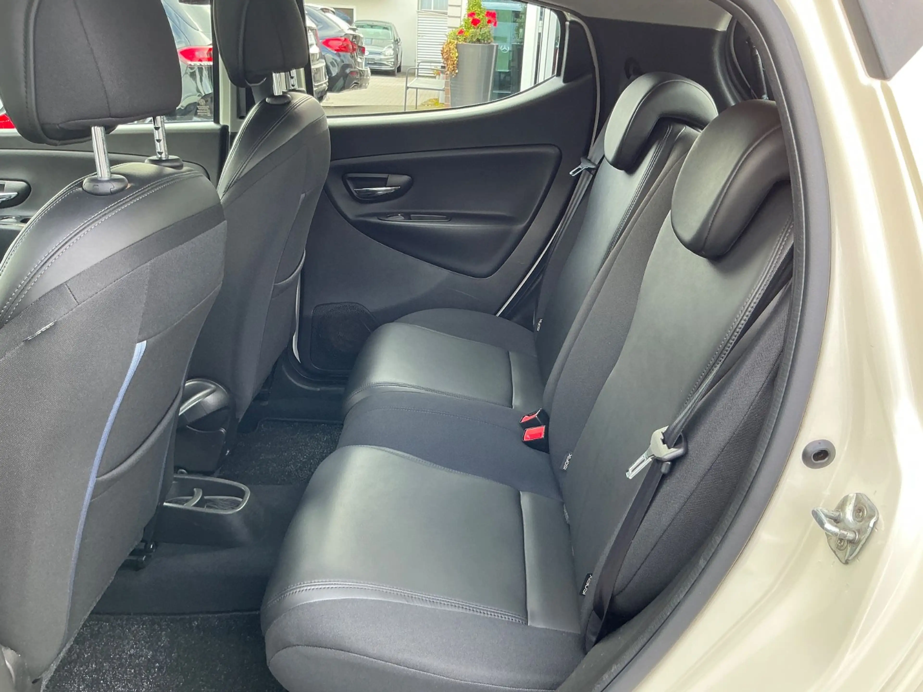 Lancia Ypsilon Platinum 0.9 Twinair PDC USB Allwetter — photo 13