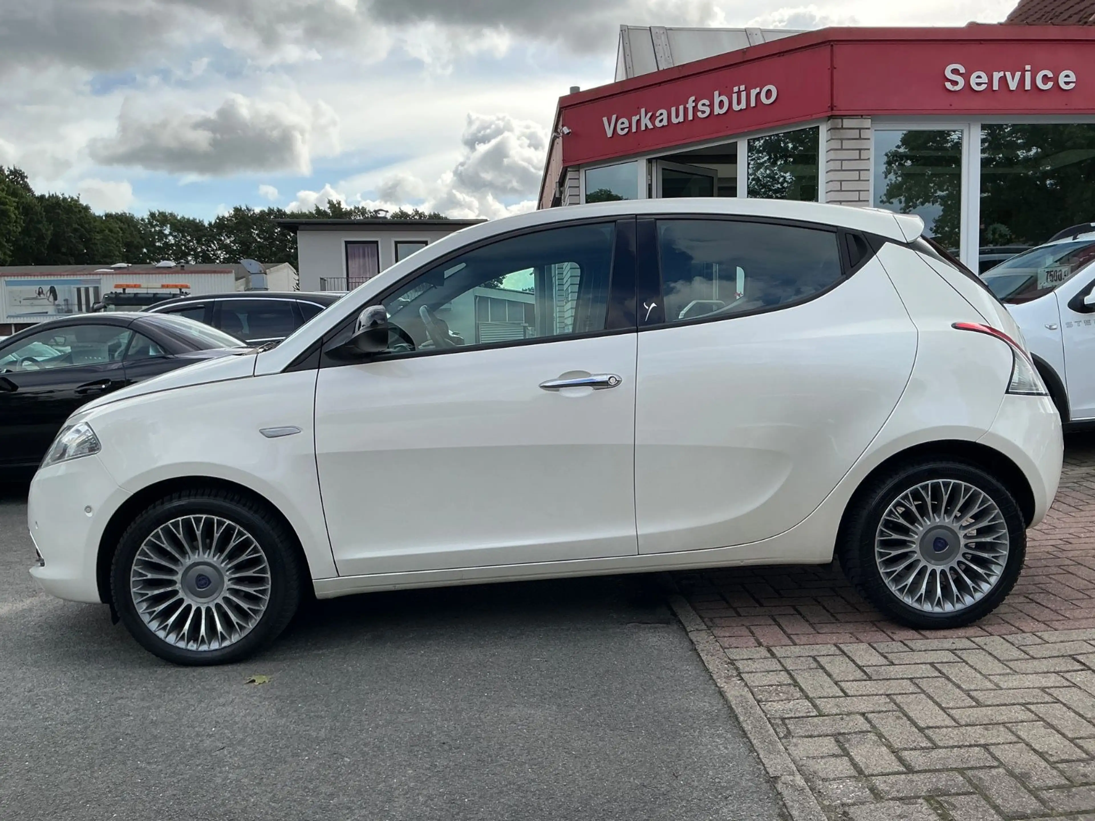 Lancia Ypsilon Platinum 0.9 Twinair PDC USB Allwetter — photo 2