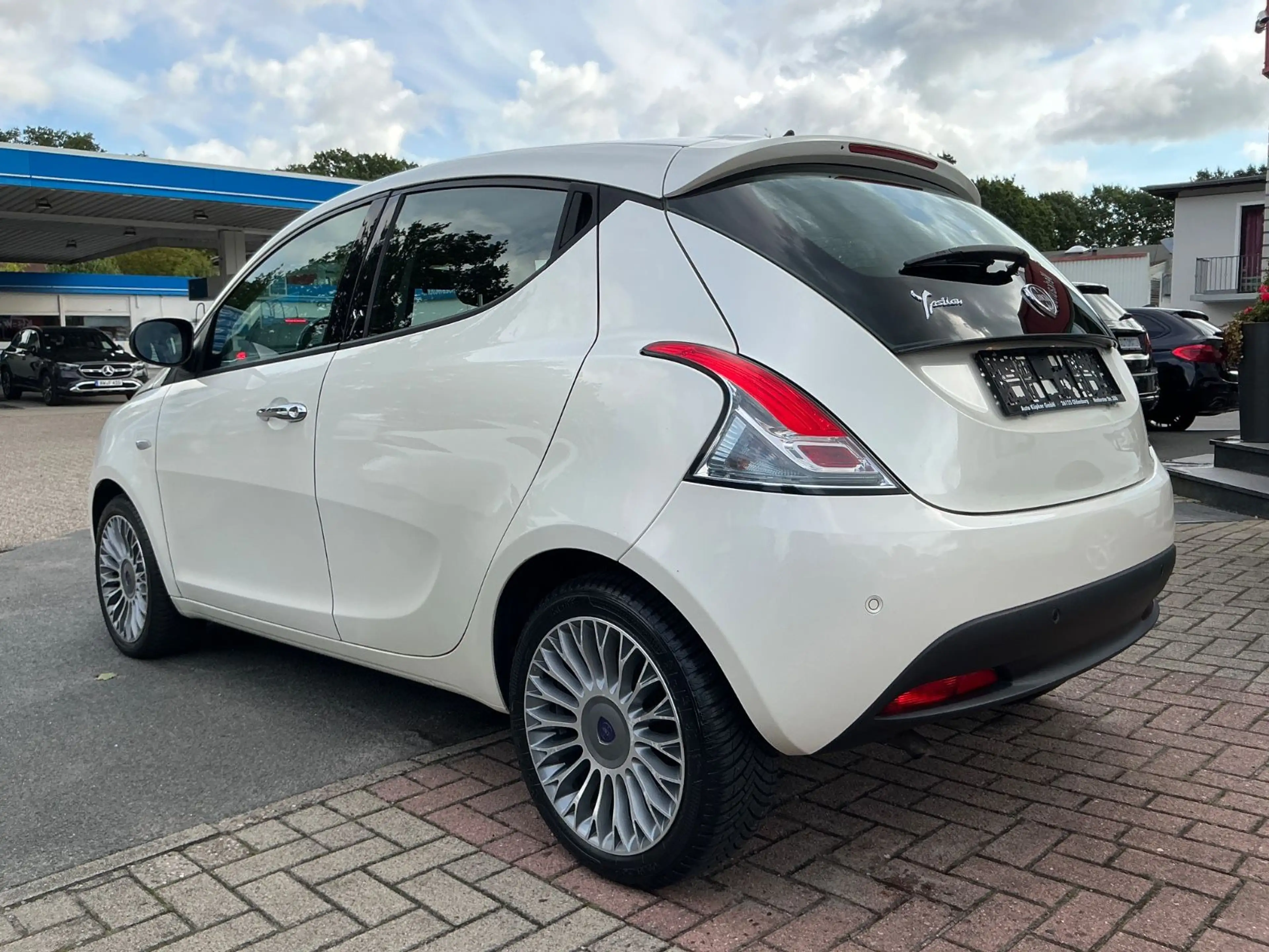 Lancia Ypsilon Platinum 0.9 Twinair PDC USB Allwetter — photo 3