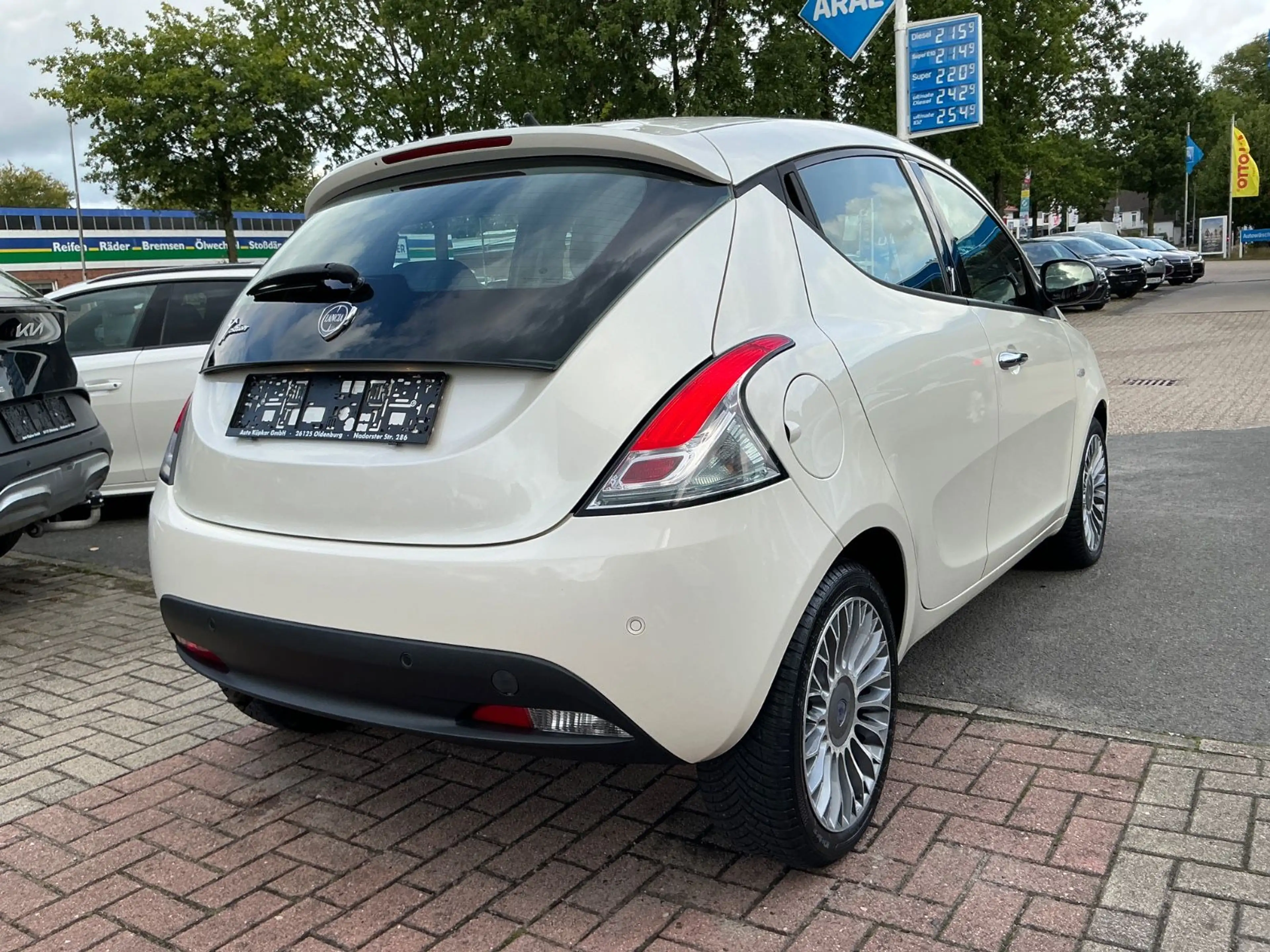 Lancia Ypsilon Platinum 0.9 Twinair PDC USB Allwetter — photo 5