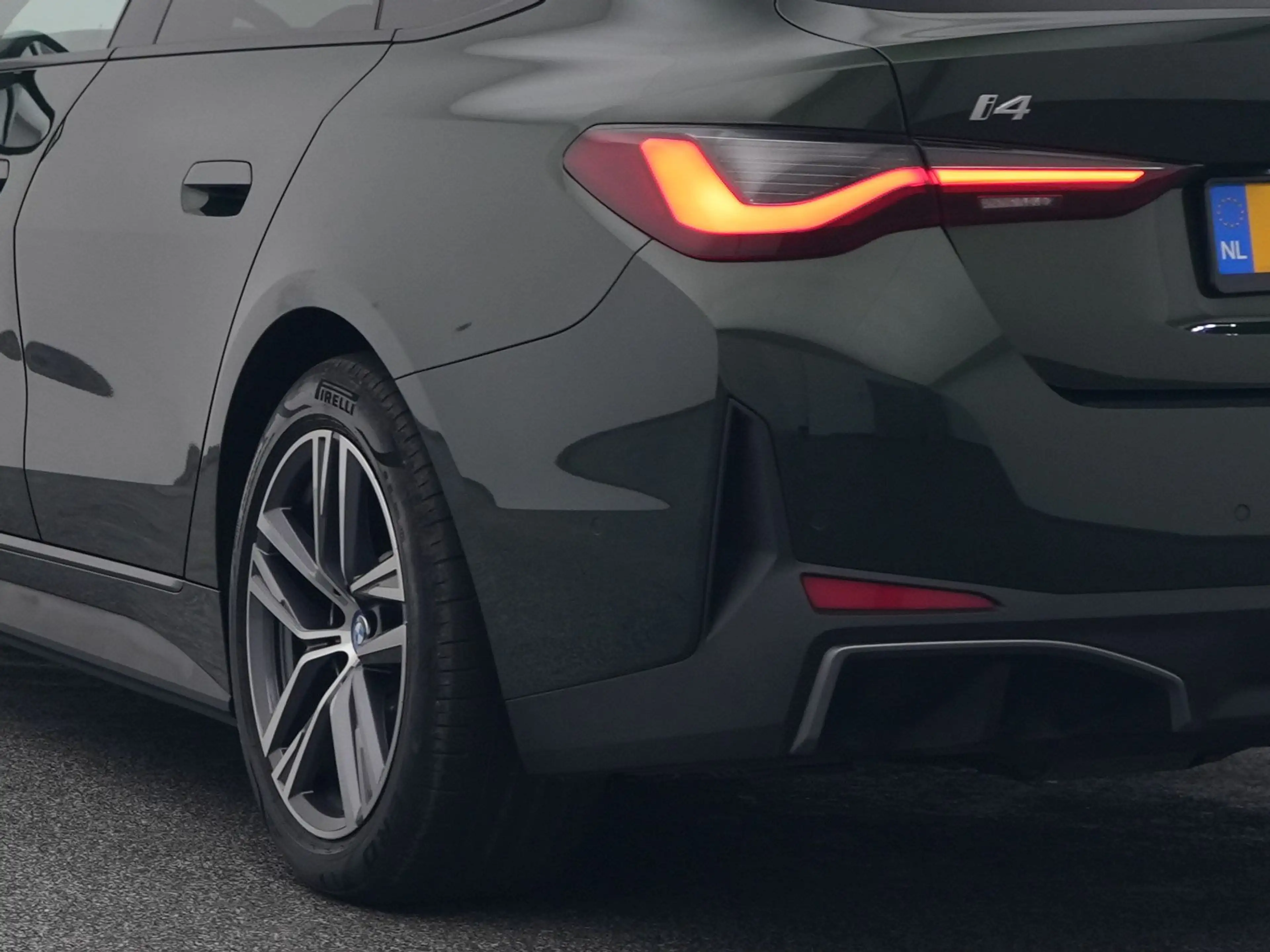 BMW i4 eDrive40 84 kWh | CAMERA | CARPLAY | STOELVERWARMI — photo 19