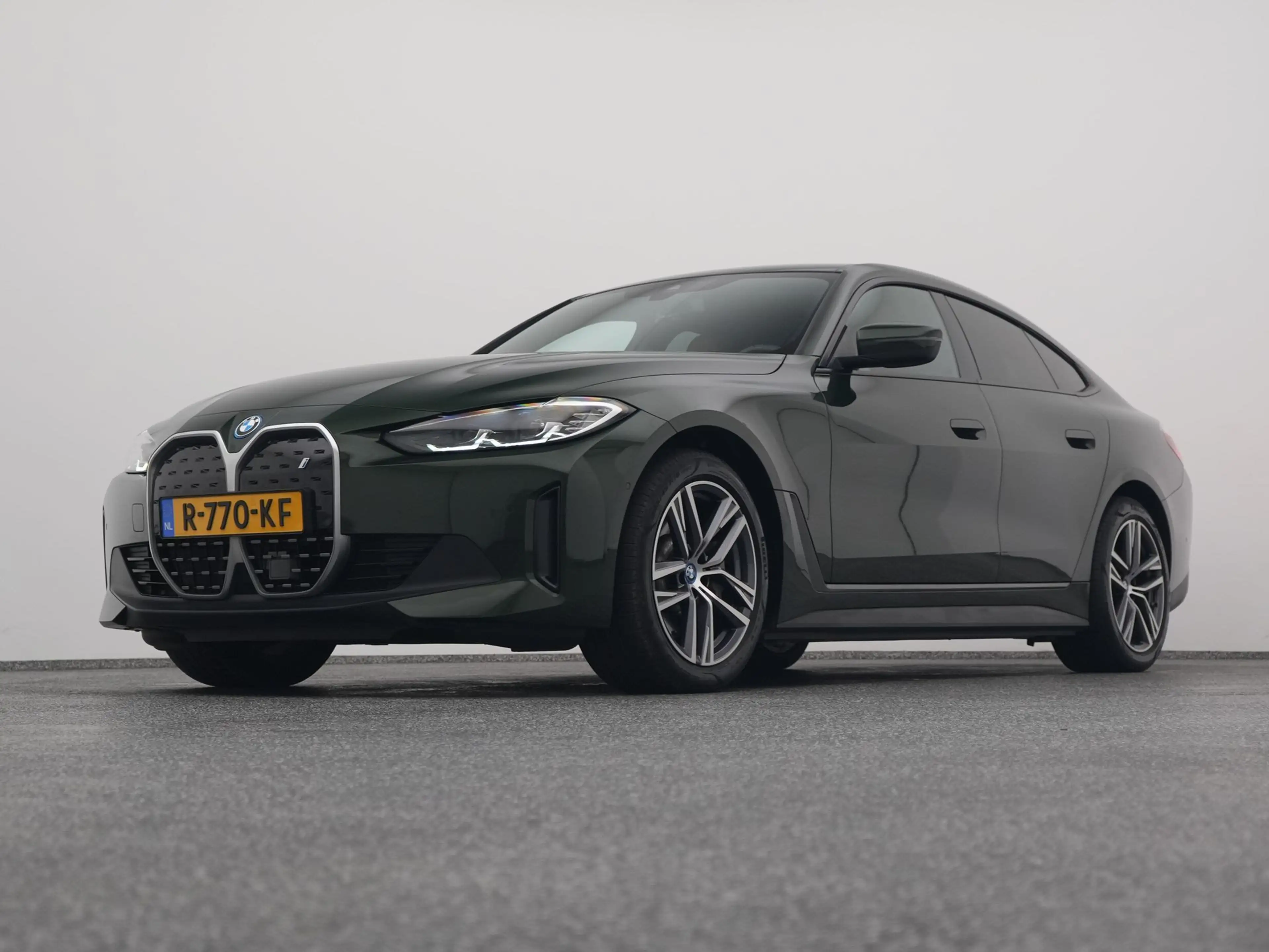 BMW i4 eDrive40 84 kWh | CAMERA | CARPLAY | STOELVERWARMI — photo 16