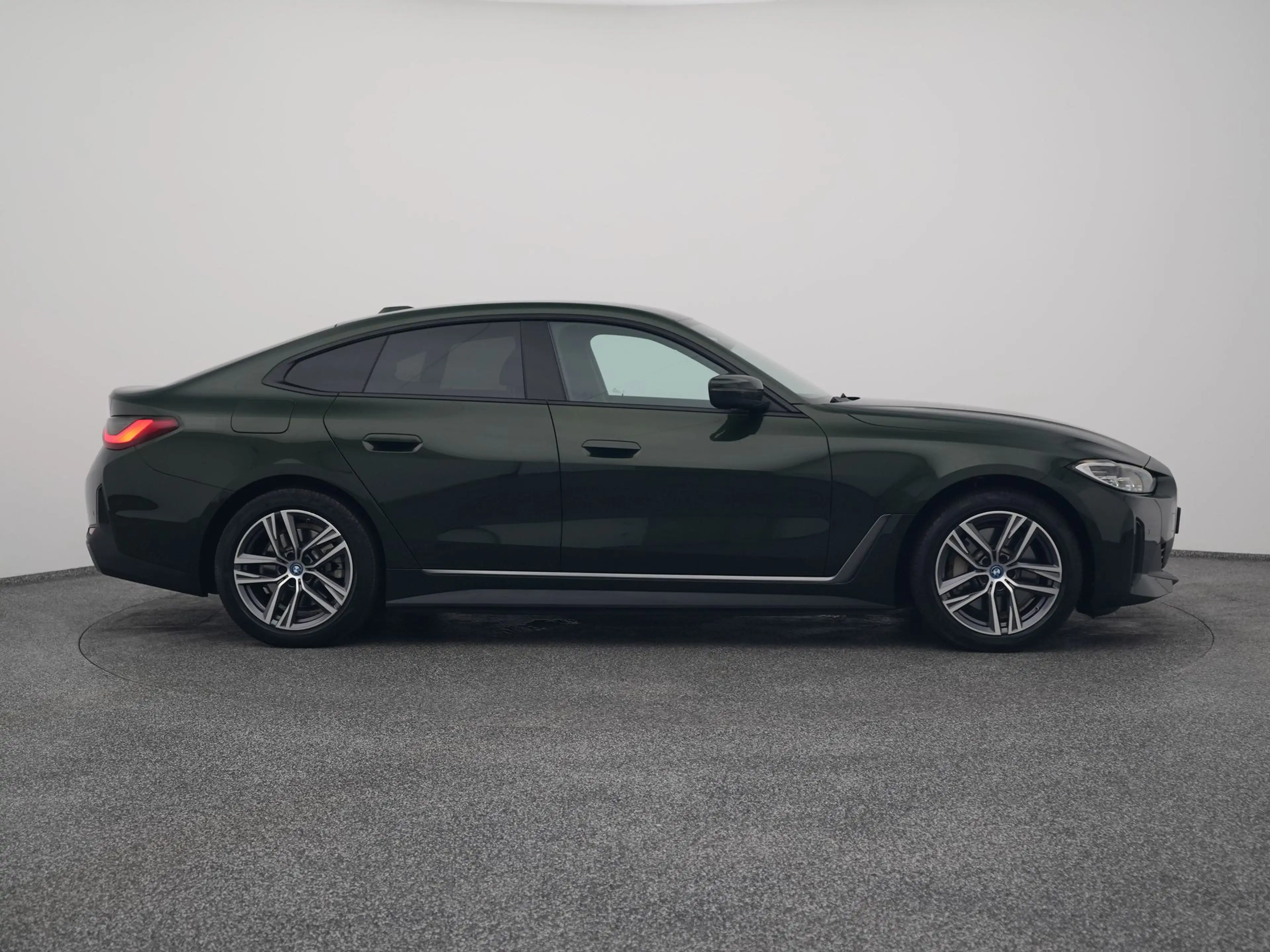 BMW i4 eDrive40 84 kWh | CAMERA | CARPLAY | STOELVERWARMI — photo 15