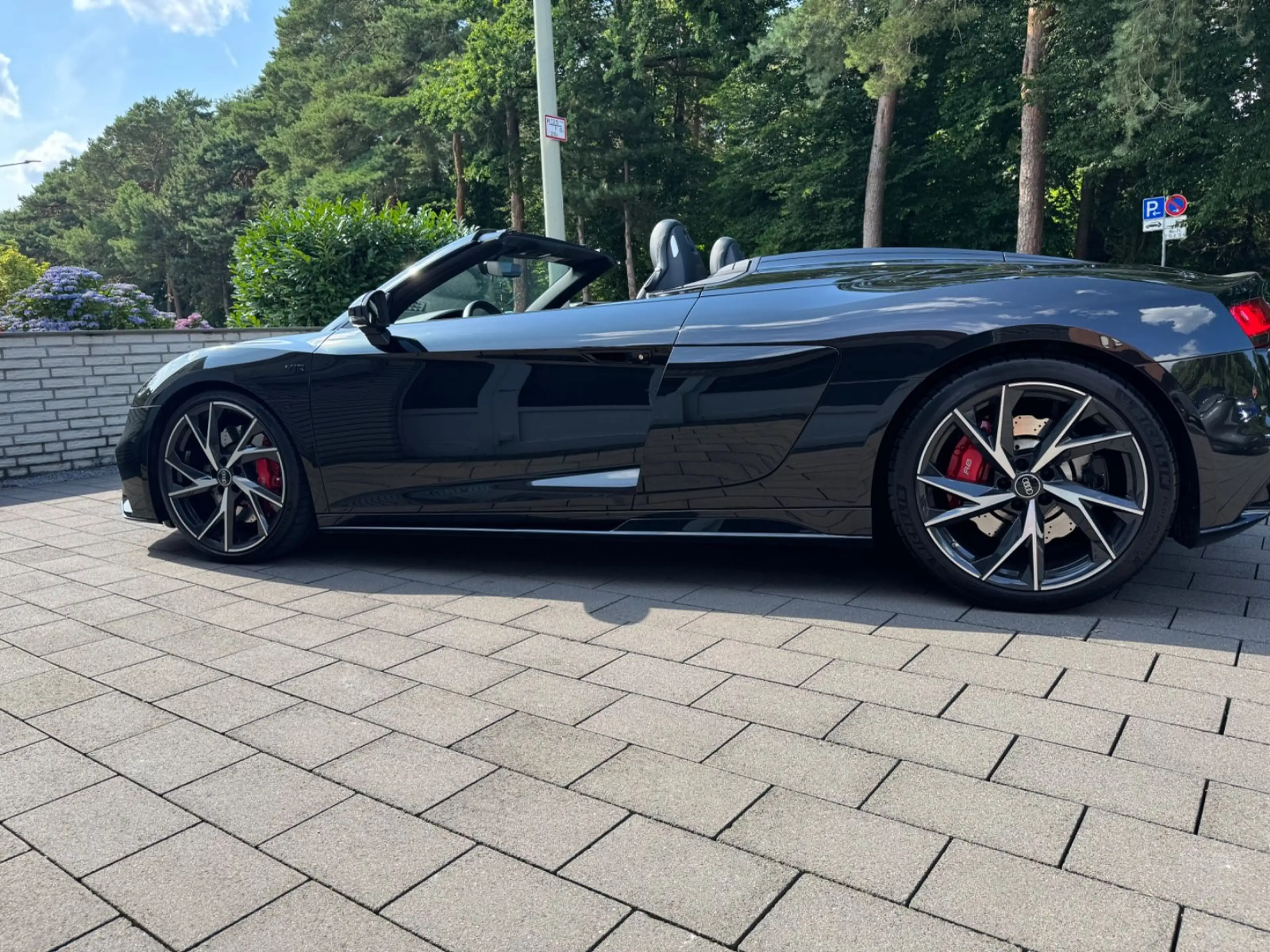 Audi R8 Spyder 5.2 FSI RWD performance — photo 4