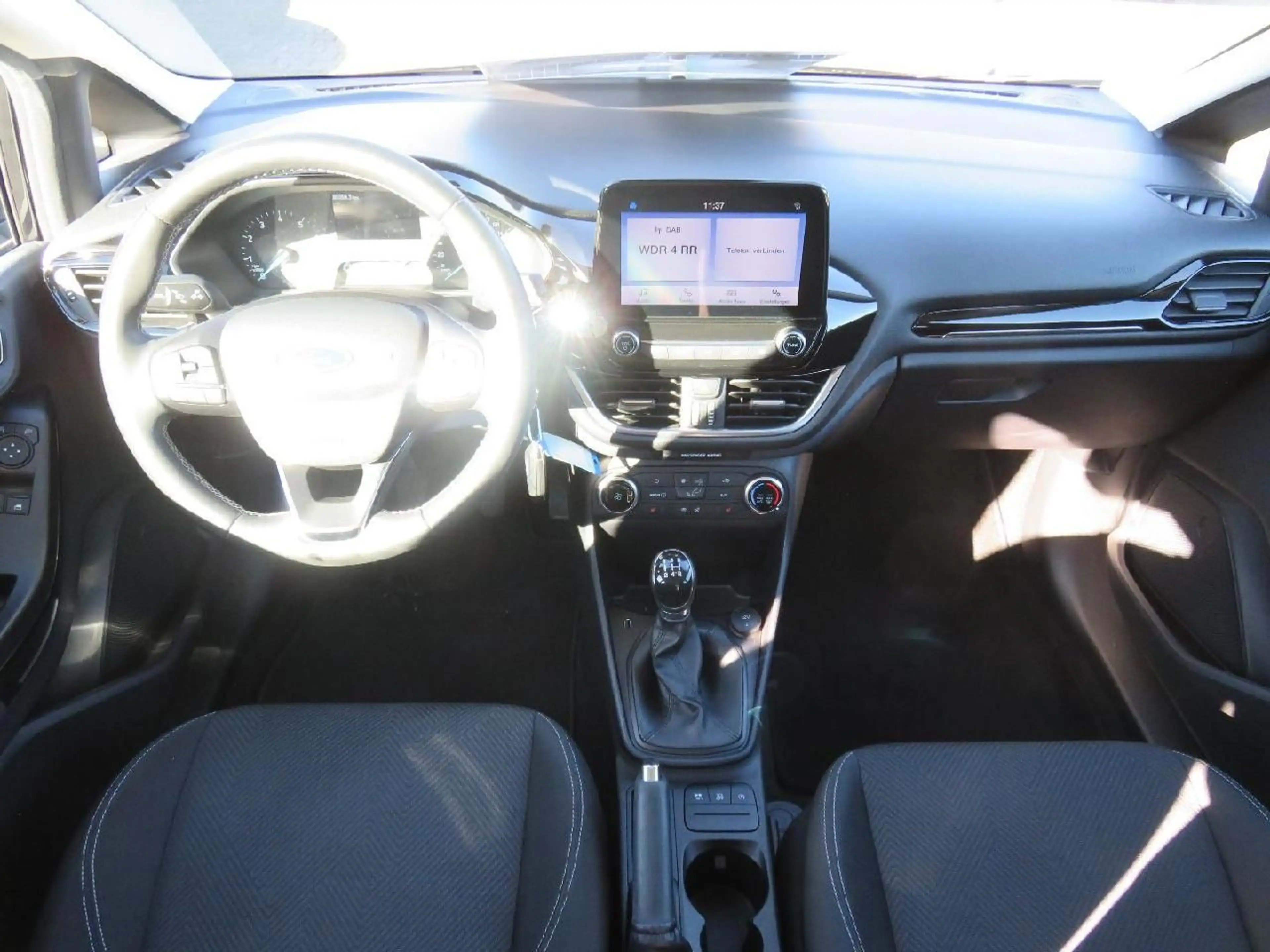Ford Fiesta C&C,Wi-PKT,LED-Scheinwerfer,Klima, — photo 7